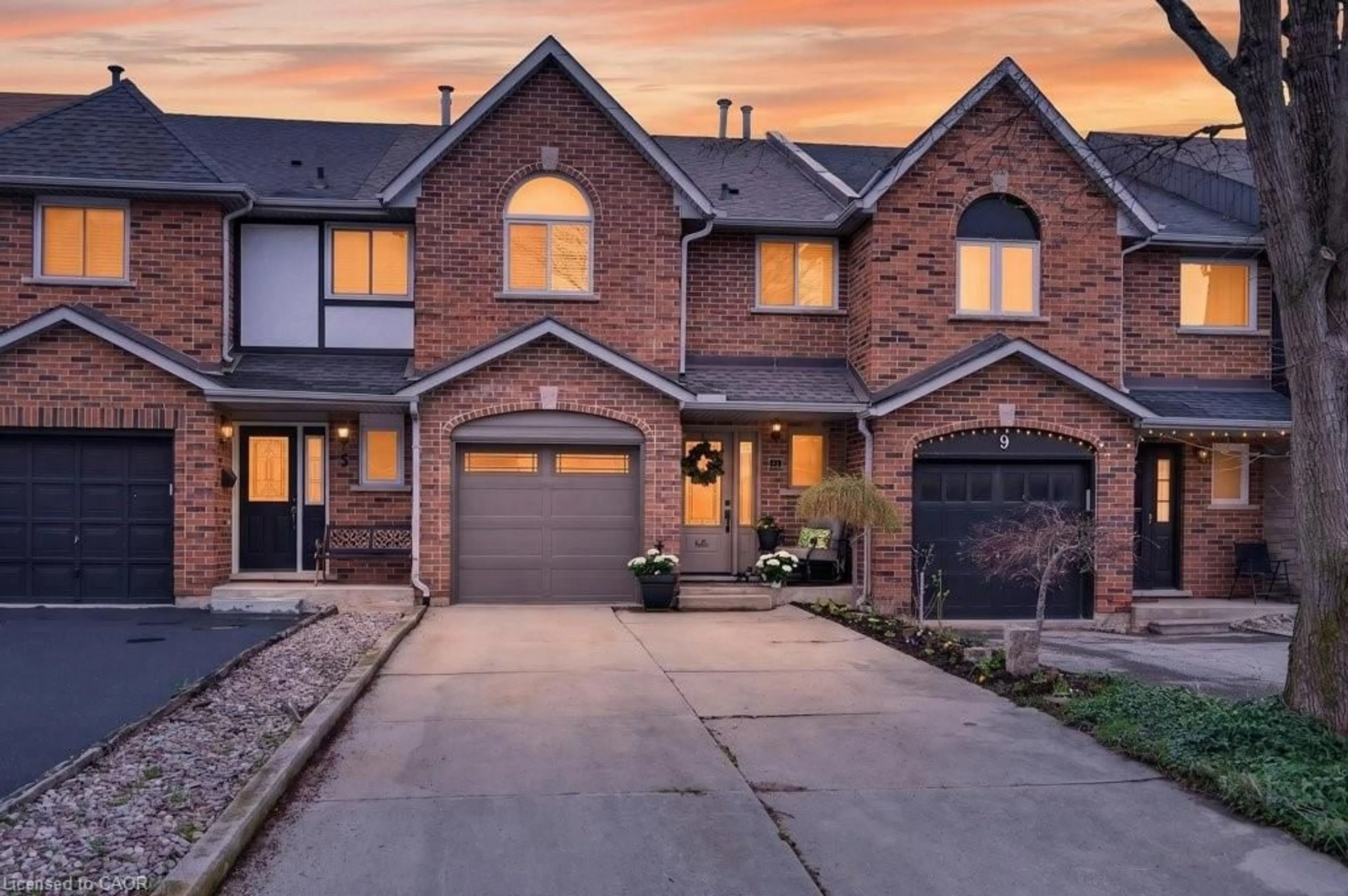 Home with brick exterior material, street for 7 Perthshire Crt, Hamilton Ontario L9B 2H1