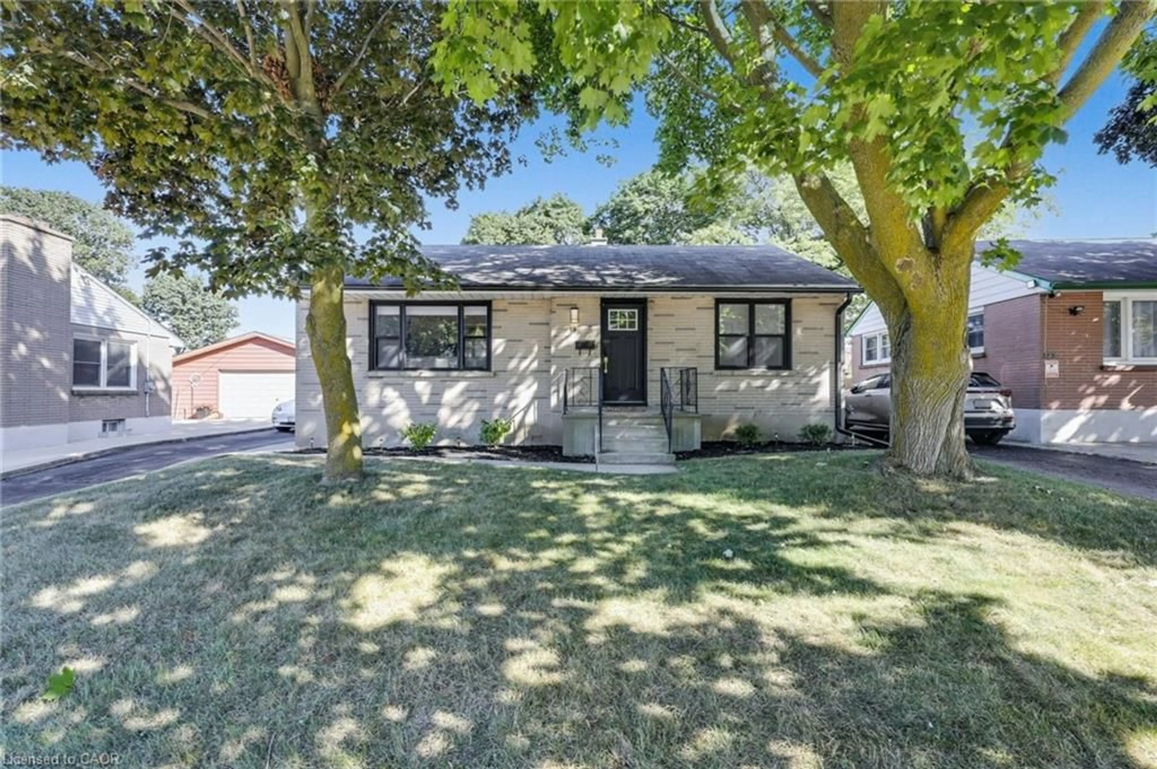 Home with brick exterior material, street for 18 Tweedsmuir Ave, London Ontario N5W 1K5