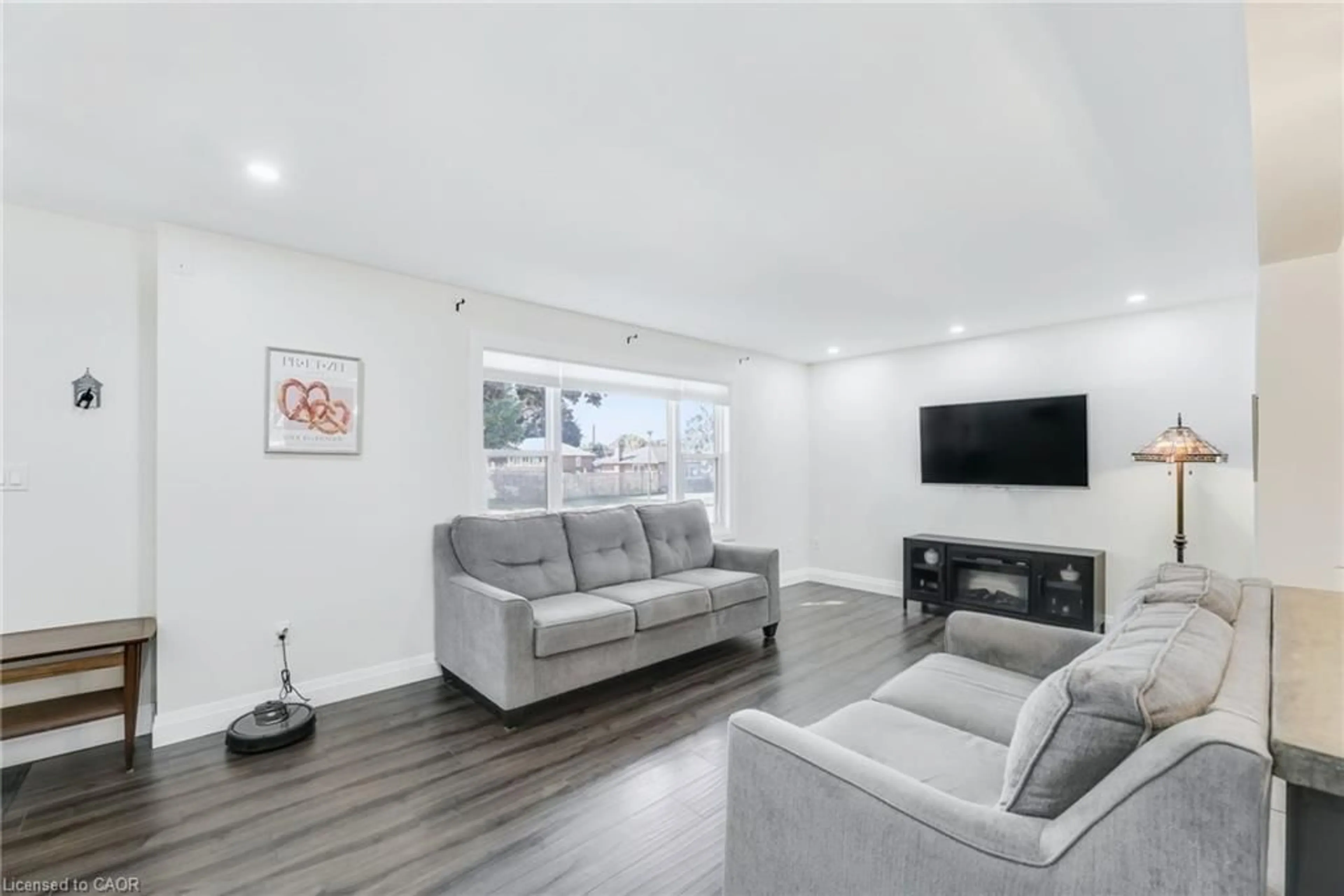 Living room with furniture, unknown for 18 Tweedsmuir Ave, London Ontario N5W 1K5