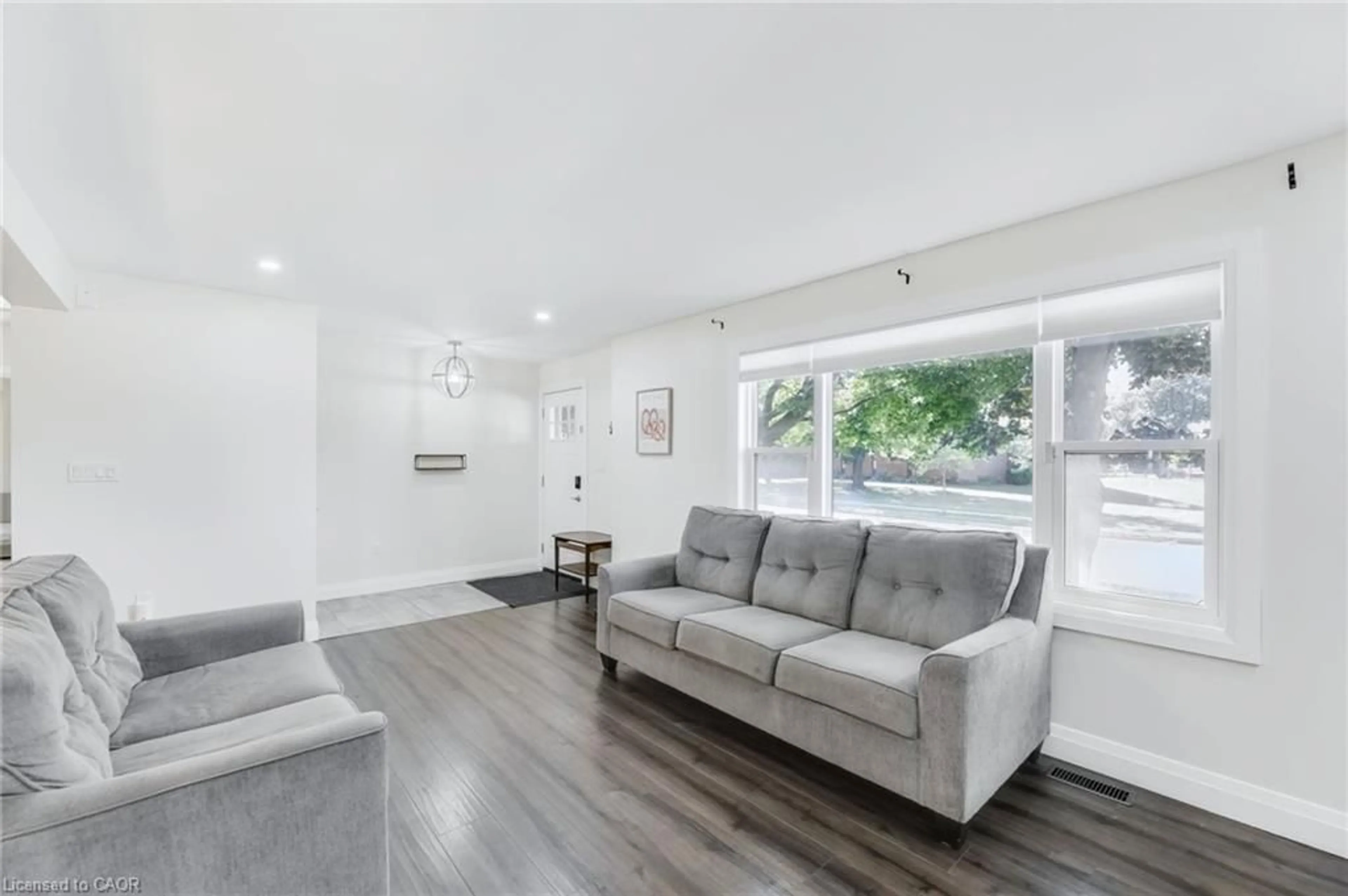 Living room with furniture, unknown for 18 Tweedsmuir Ave, London Ontario N5W 1K5