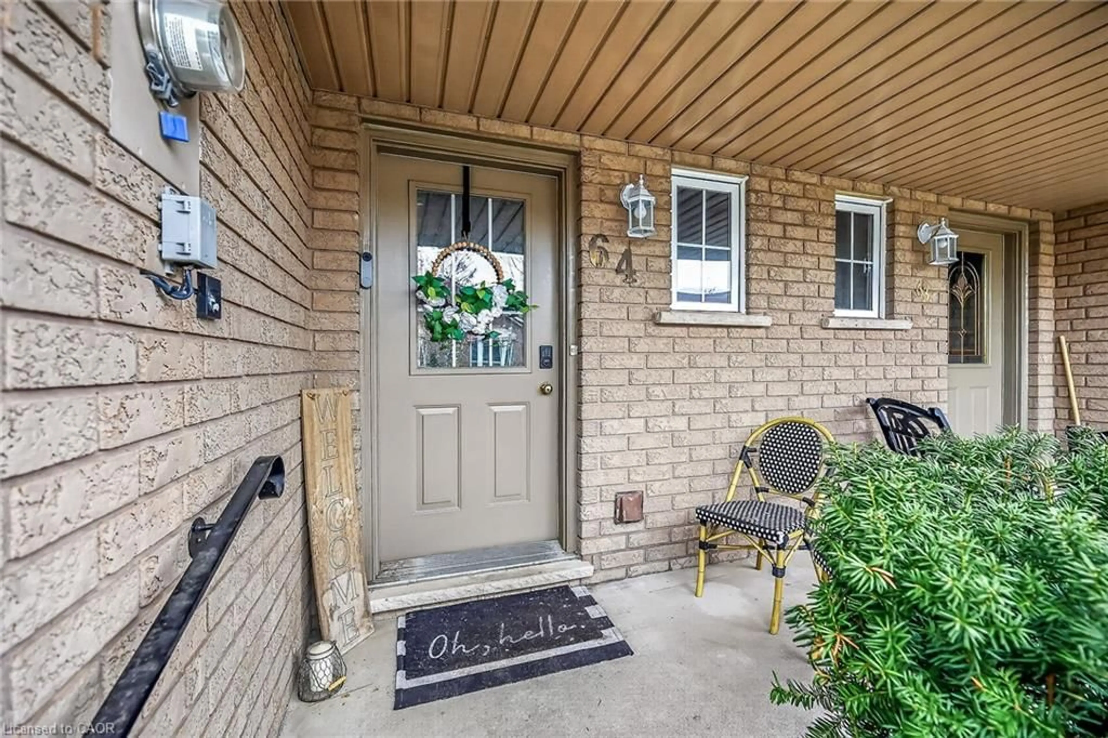 Indoor entryway for 30 Braemar Ave #64, Caledonia Ontario N3W 2M1