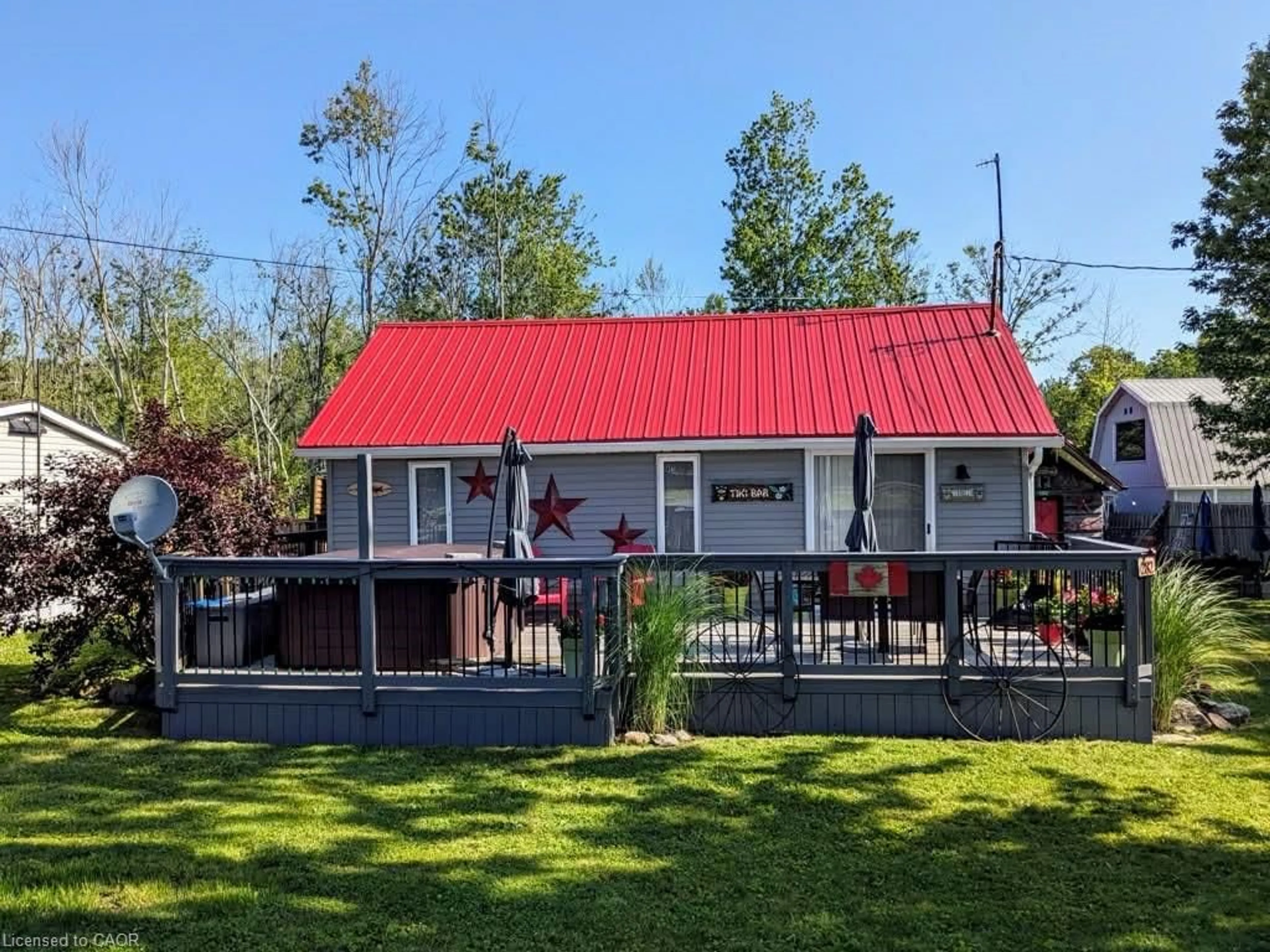 A pic from outside/outdoor area/front of a property/back of a property/a pic from drone, building for 282 Baygrove Line, Dunnville Ontario N1A 2W8