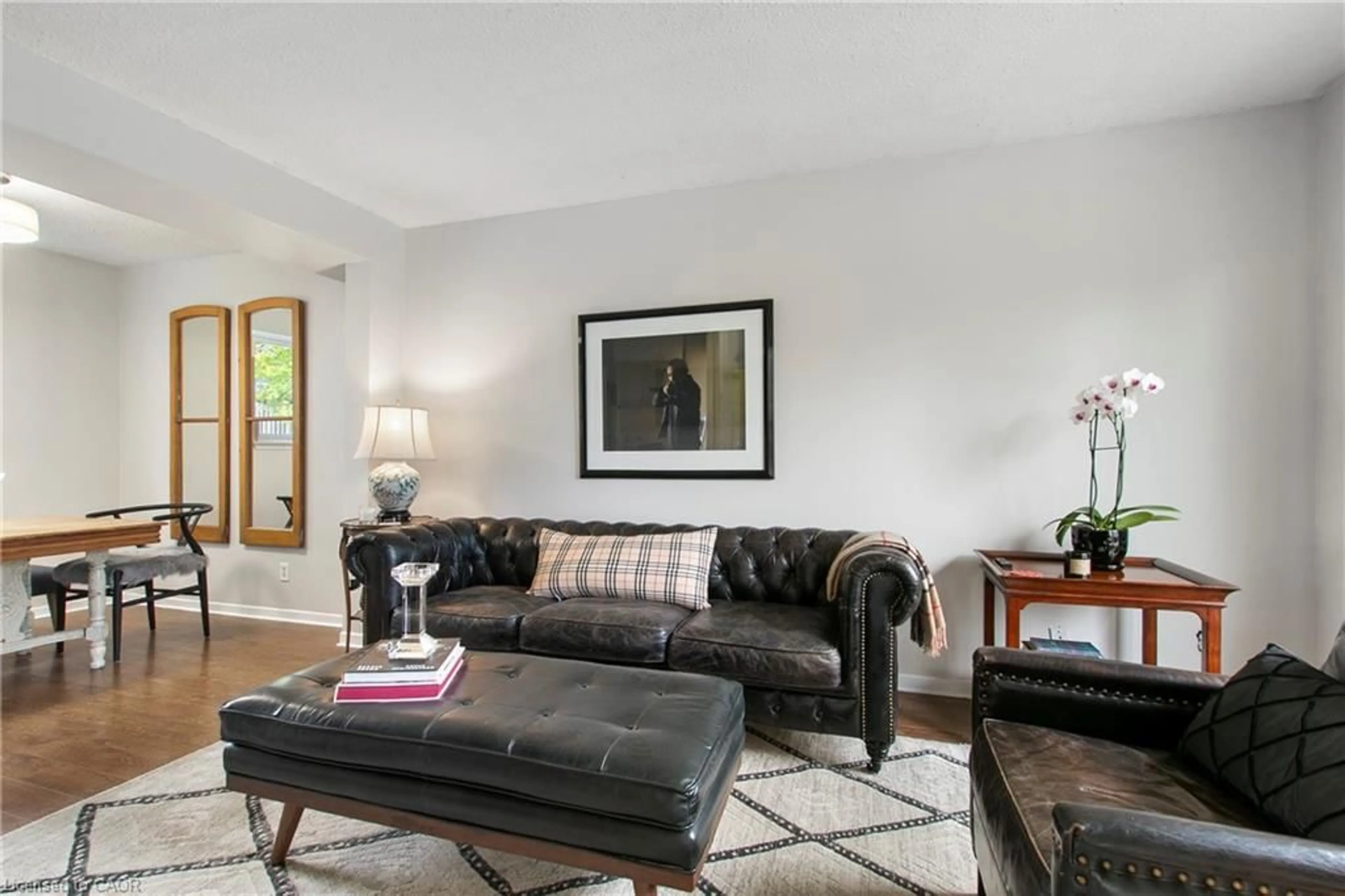 Living room with furniture, unknown for 29 Woodlawn Ave, Brantford Ontario N3V 1A4