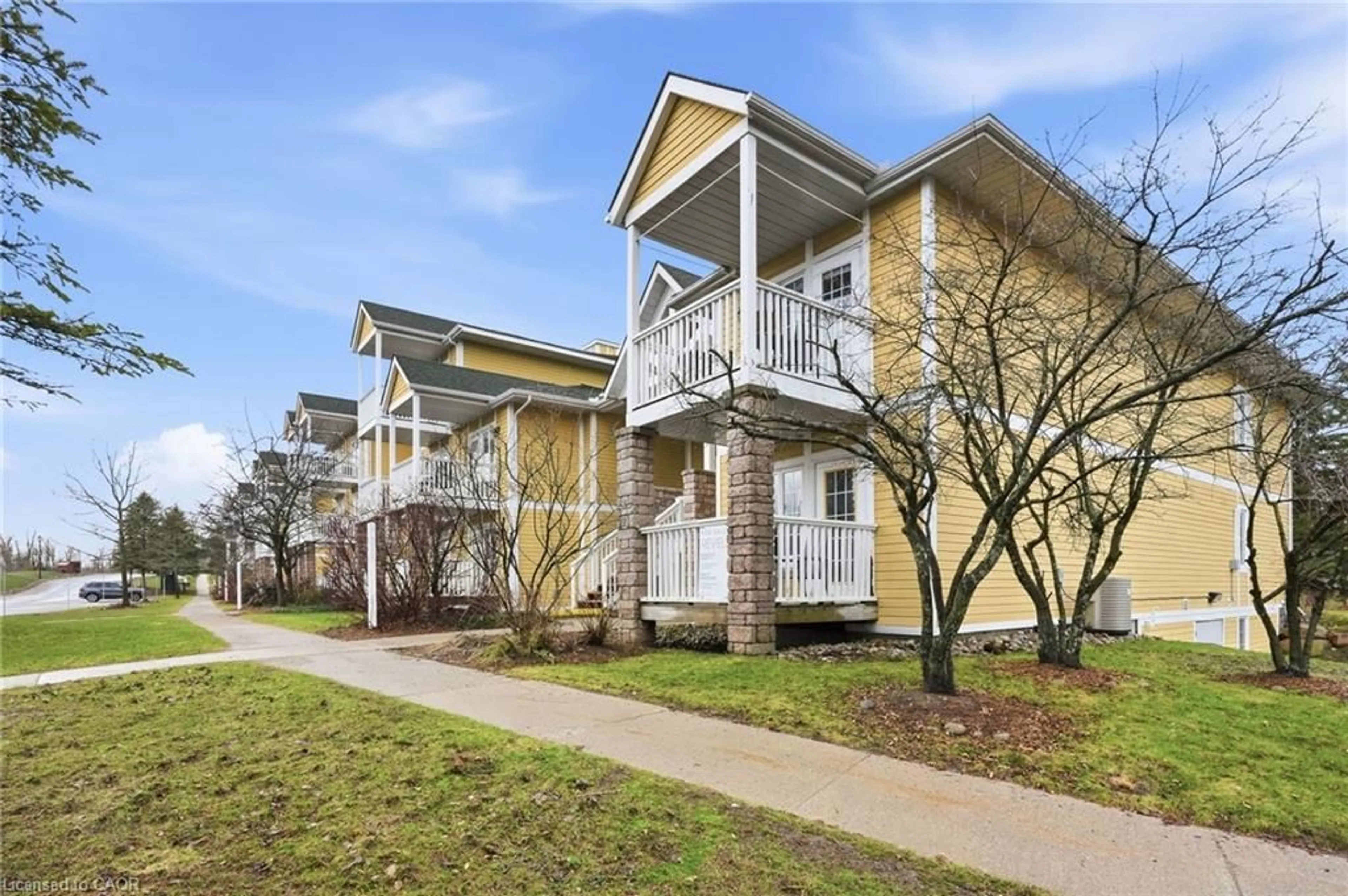 Patio, unknown for 90 Highland Dr Dr #2106, Oro-Medonte Ontario L0L 2L0