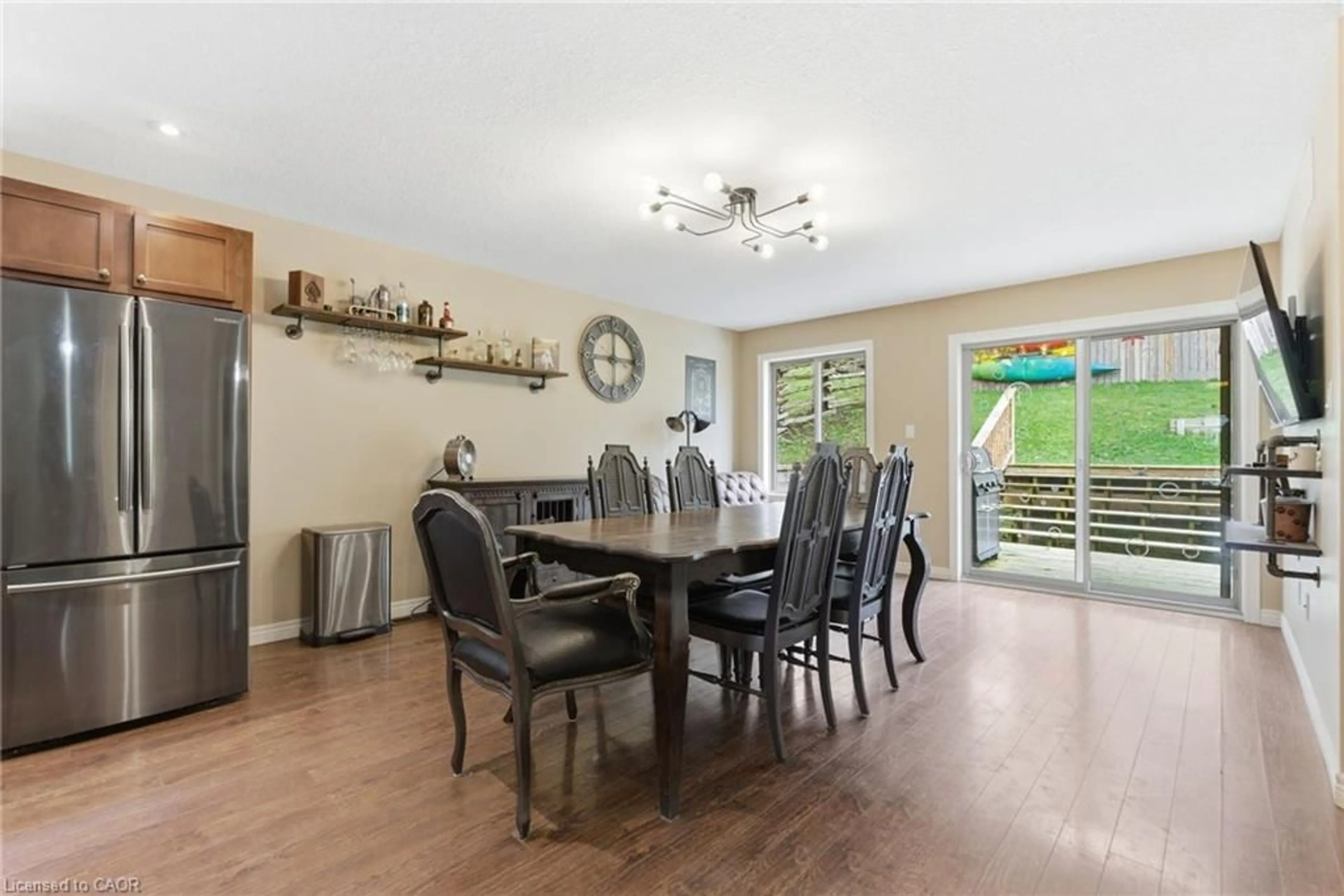 Dining room, wood/laminate floor for 95 West River St, Paris Ontario N3L 2V4