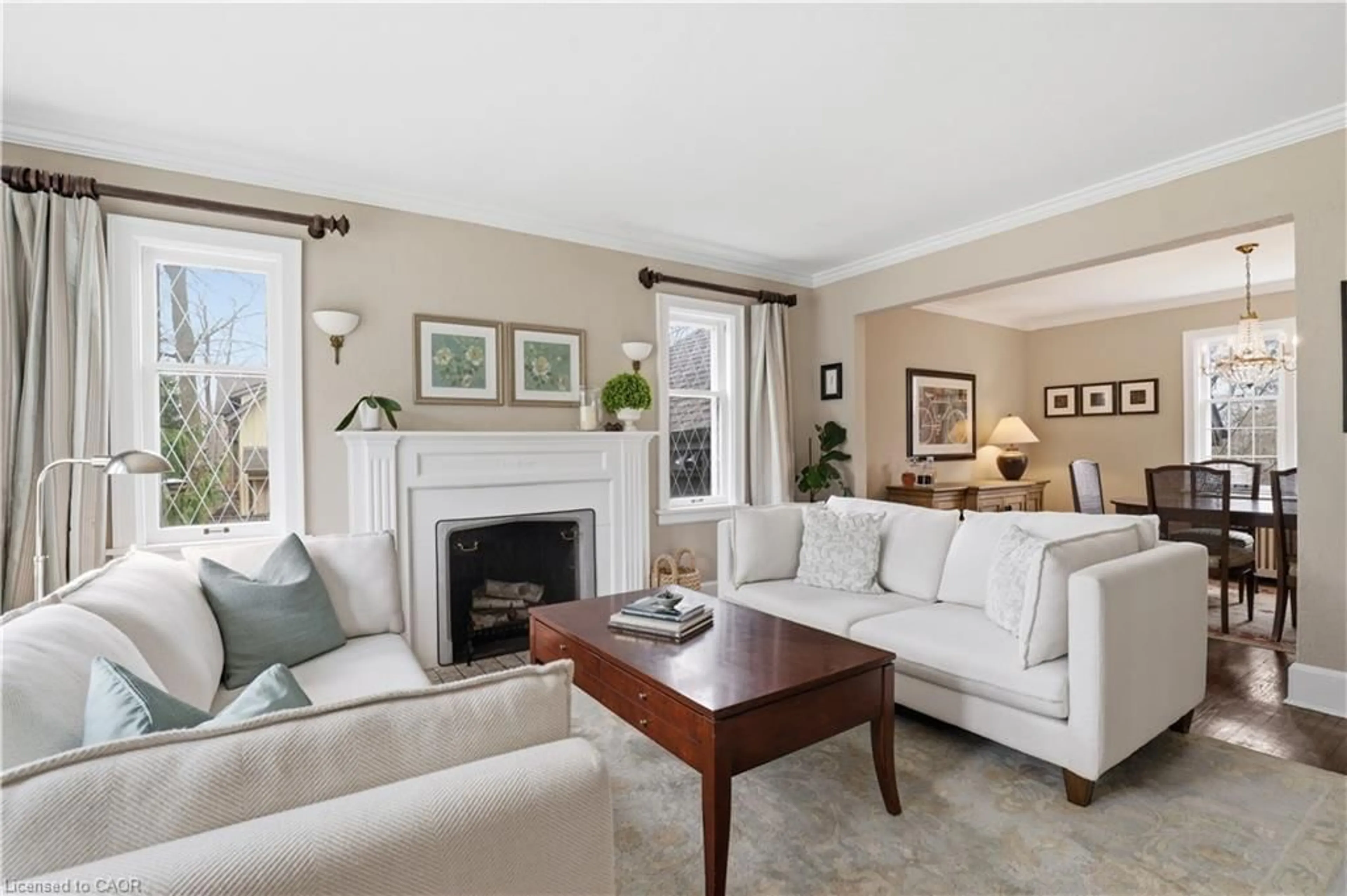 Living room with furniture, unknown for 122 Dunbar Rd, Waterloo Ontario N2L 2E7