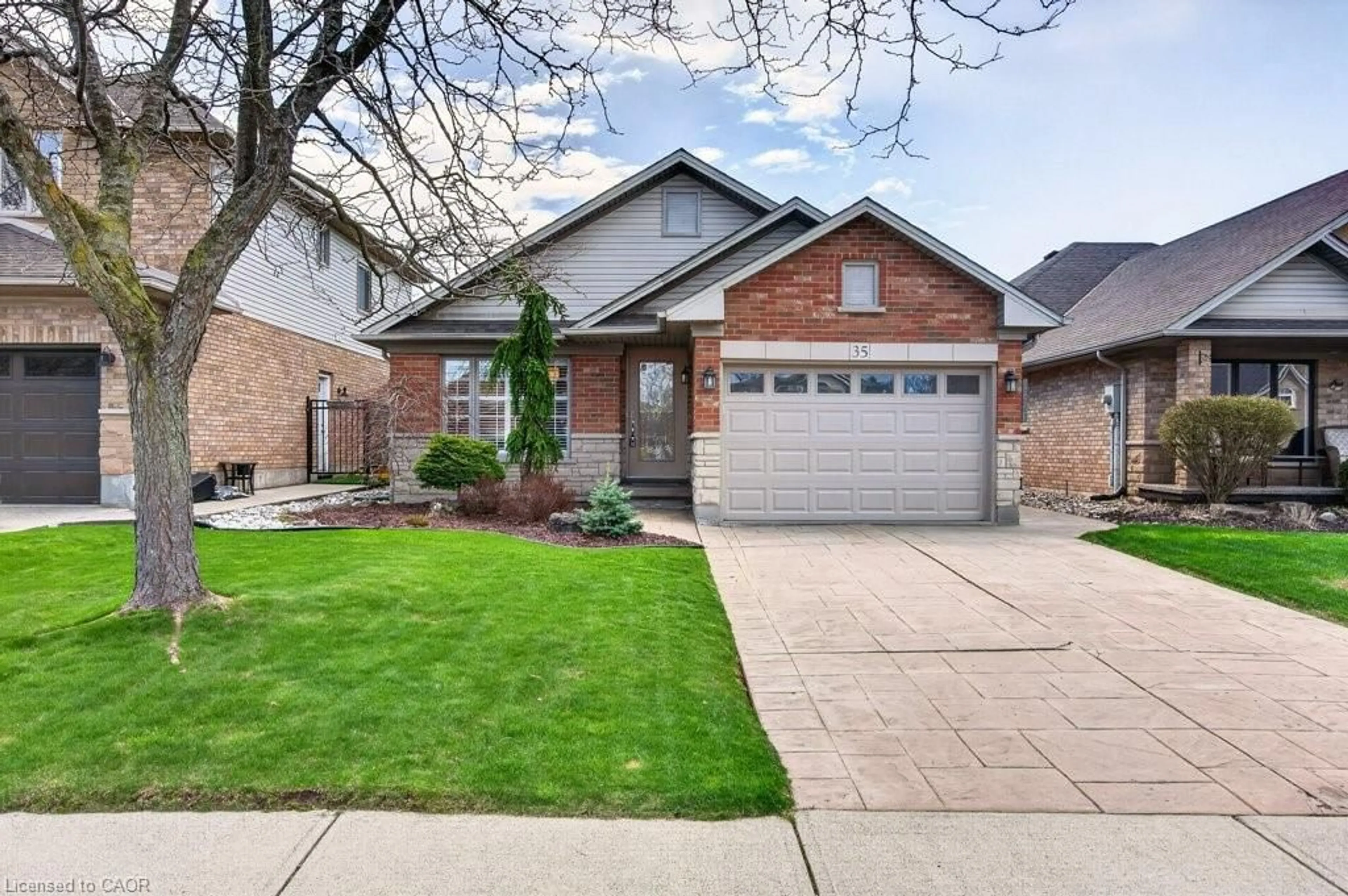 Home with brick exterior material, street for 35 Hepburn Cres, Hamilton Ontario L9C 7S4