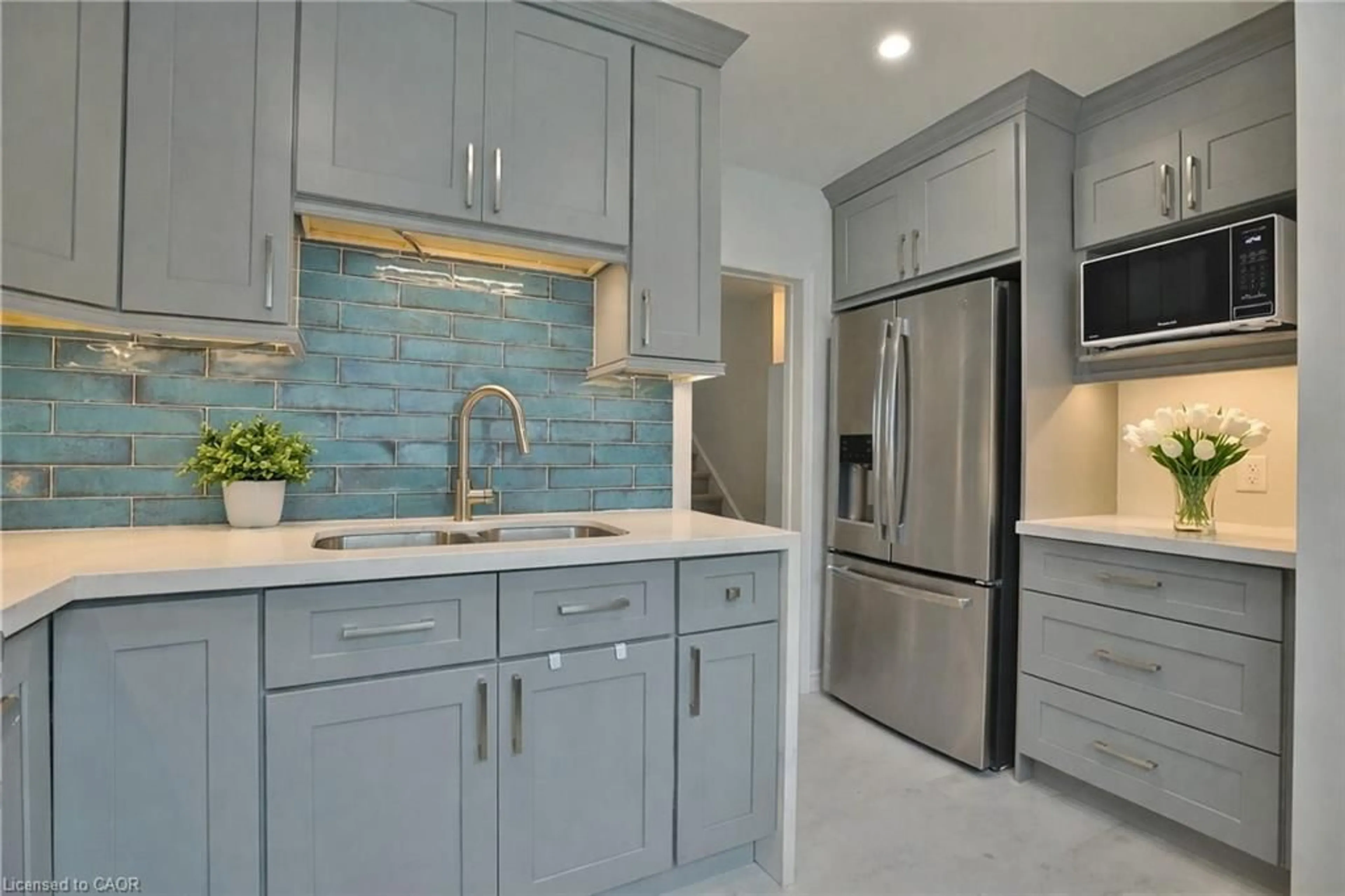 Contemporary kitchen, ceramic/tile floor for 15 Gailmont Dr, Hamilton Ontario L8K 4B2