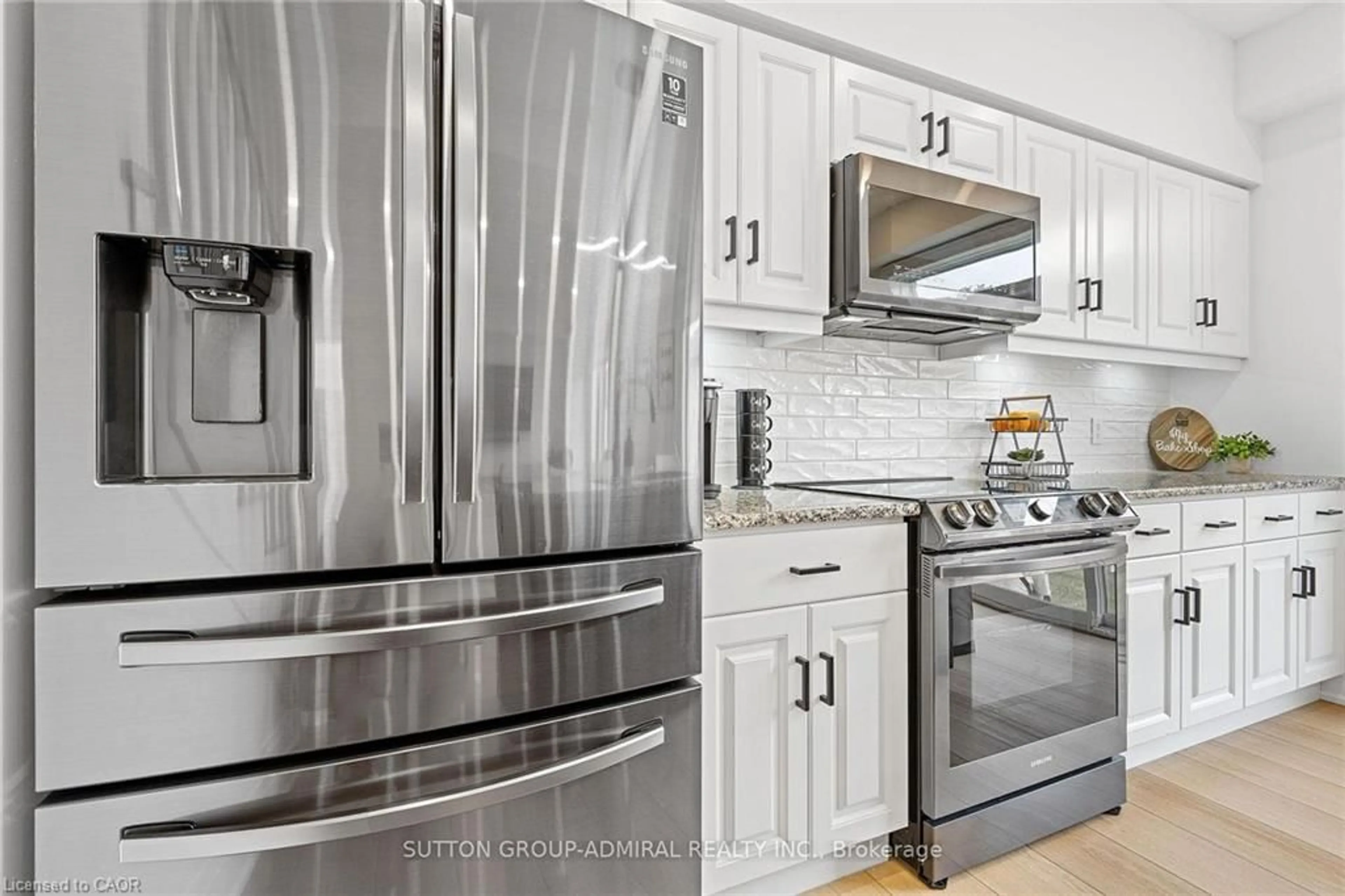 Contemporary kitchen, ceramic/tile floor for 1026 Wright Dr, Midland Ontario L4R 0E4