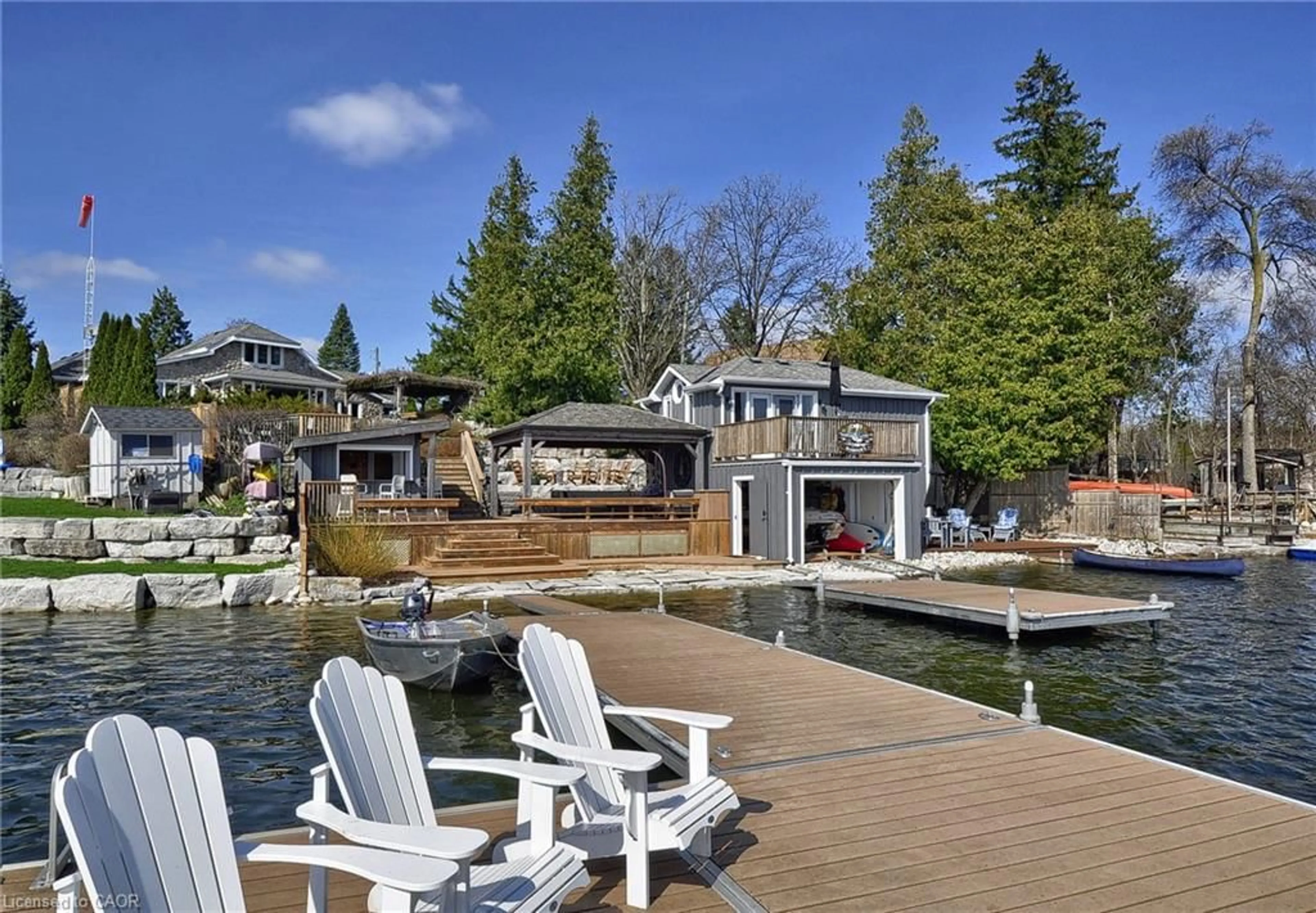 Patio, water/lake/river/ocean view for 9 Lake Ave, Puslinch Ontario N3C 2V4