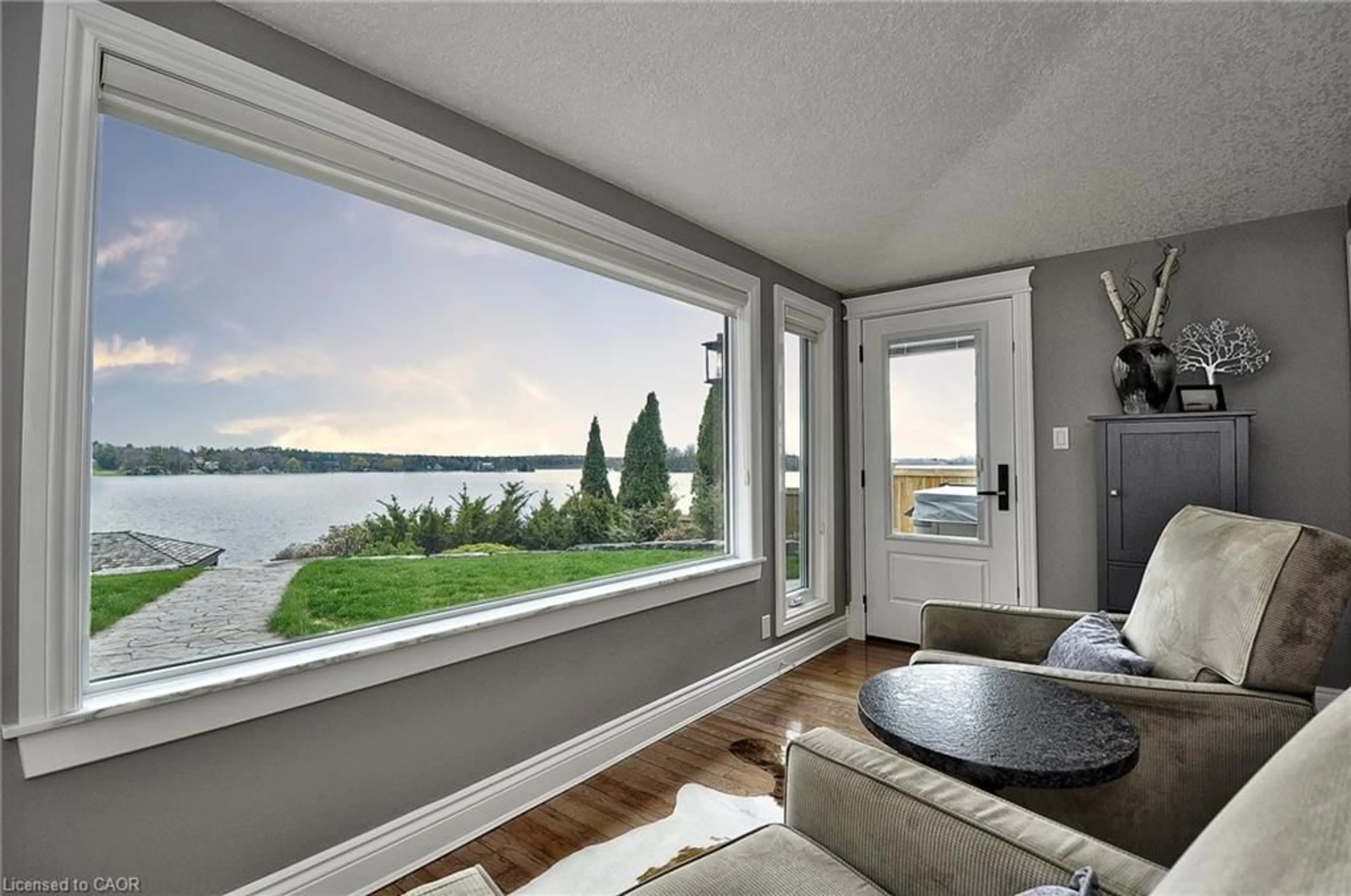 Unknown for 9 Lake Ave, Puslinch Ontario N3C 2V4