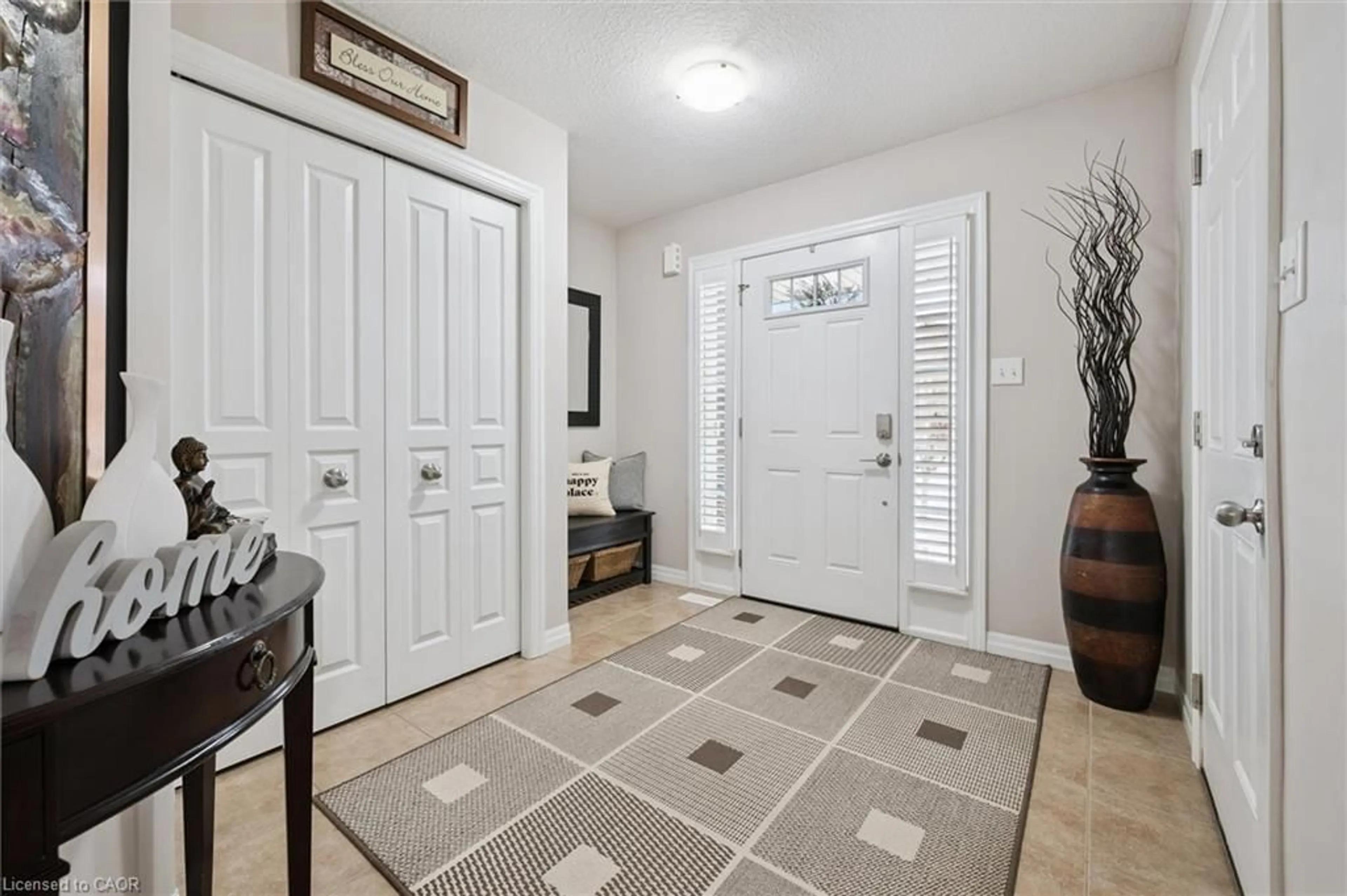Indoor entryway for 14 Castlebay St, Kitchener Ontario N2R 0G5