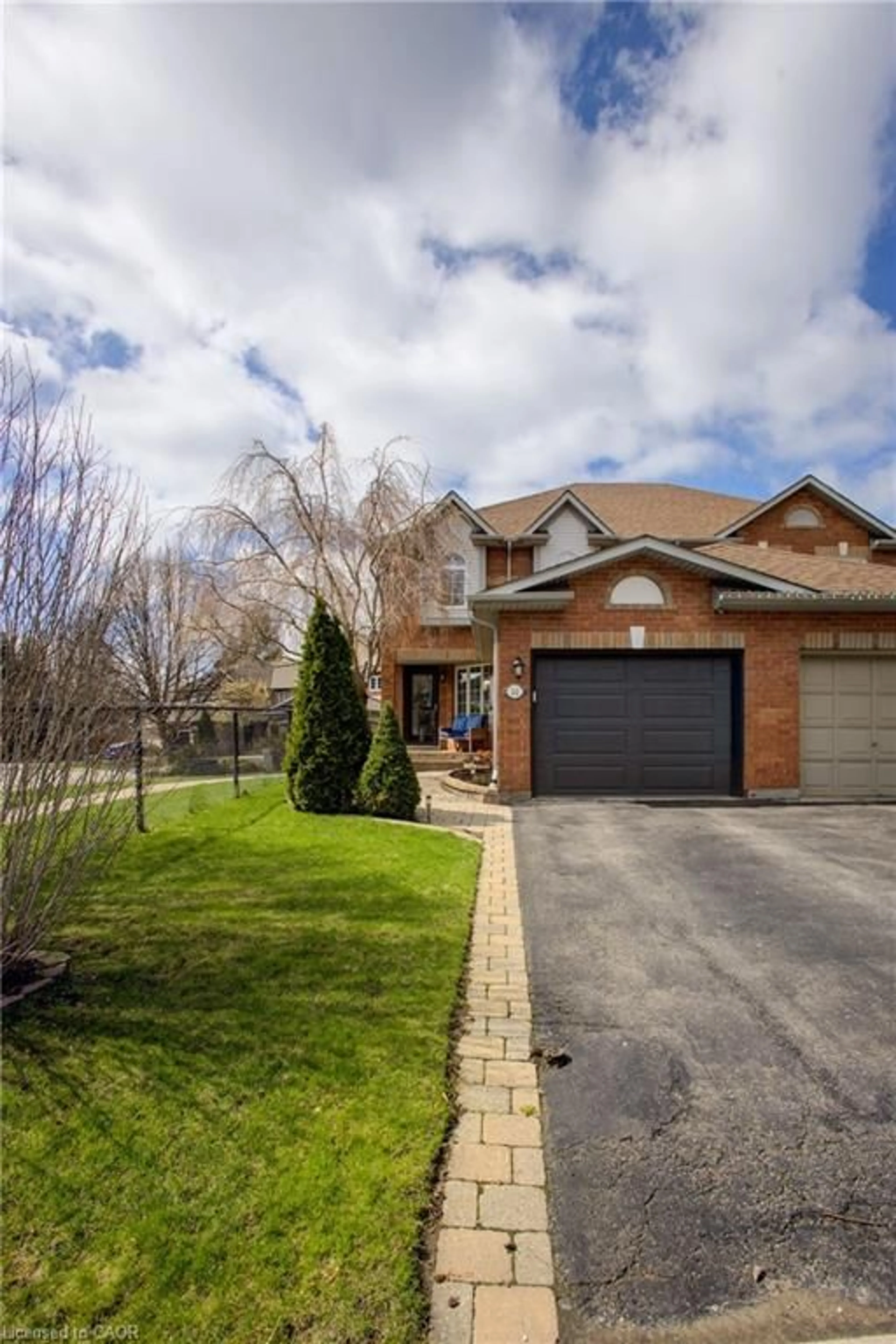 Home with brick exterior material, street for 32 Mcclure Crt, Georgetown Ontario L7G 5X6