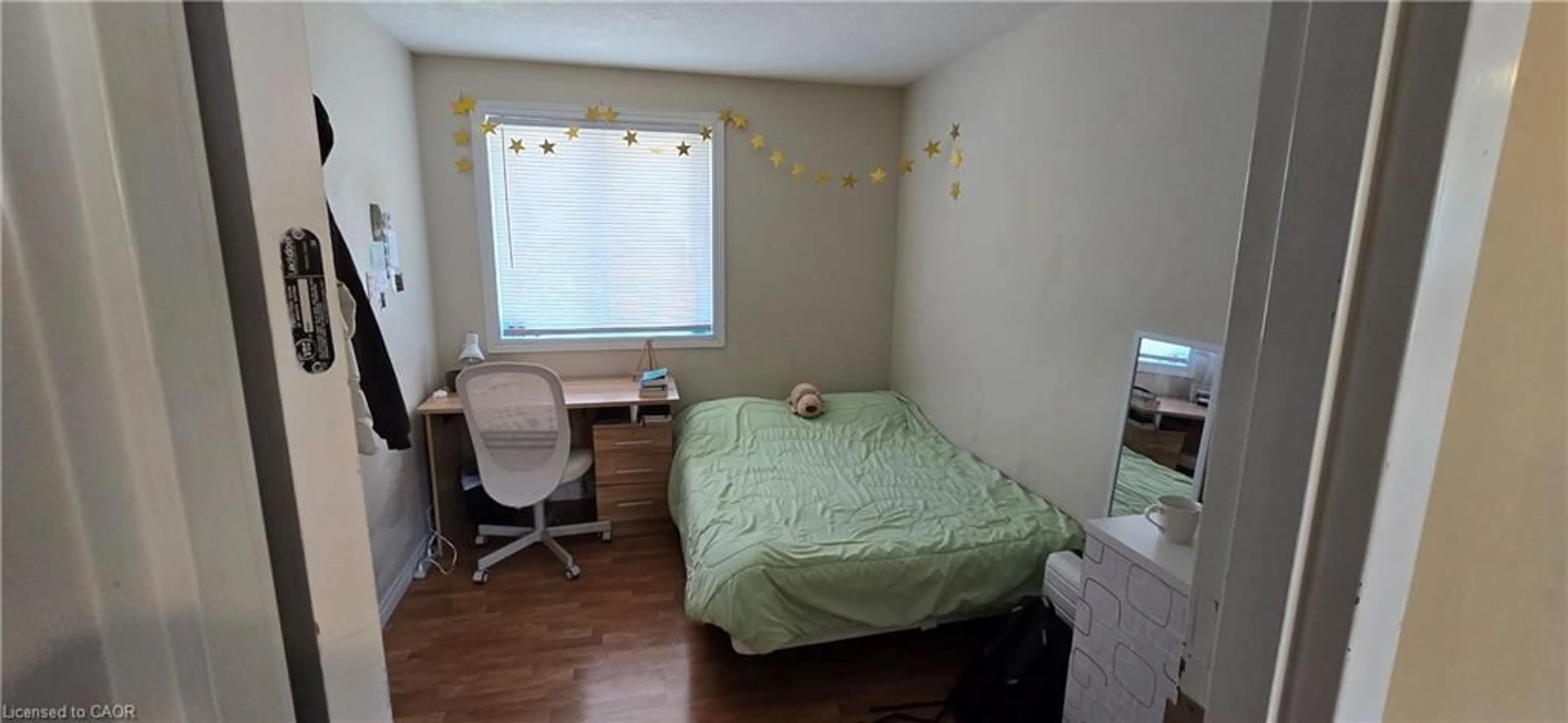 A pic of a room for 16 Columbia St, Waterloo Ontario N2L 3K3