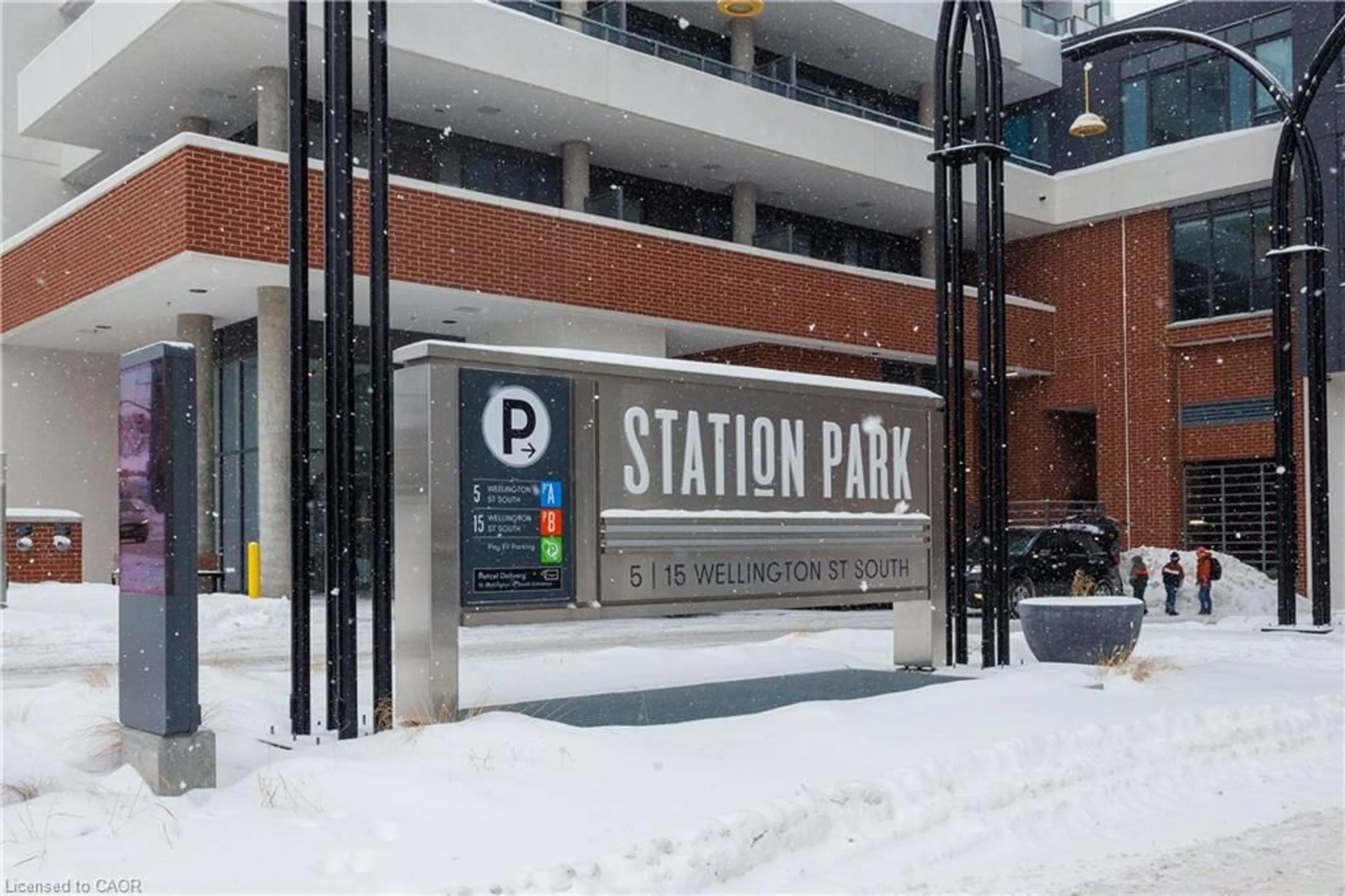 Parking for 15 Wellington St #2705, Kitchener Ontario N3G 0E4