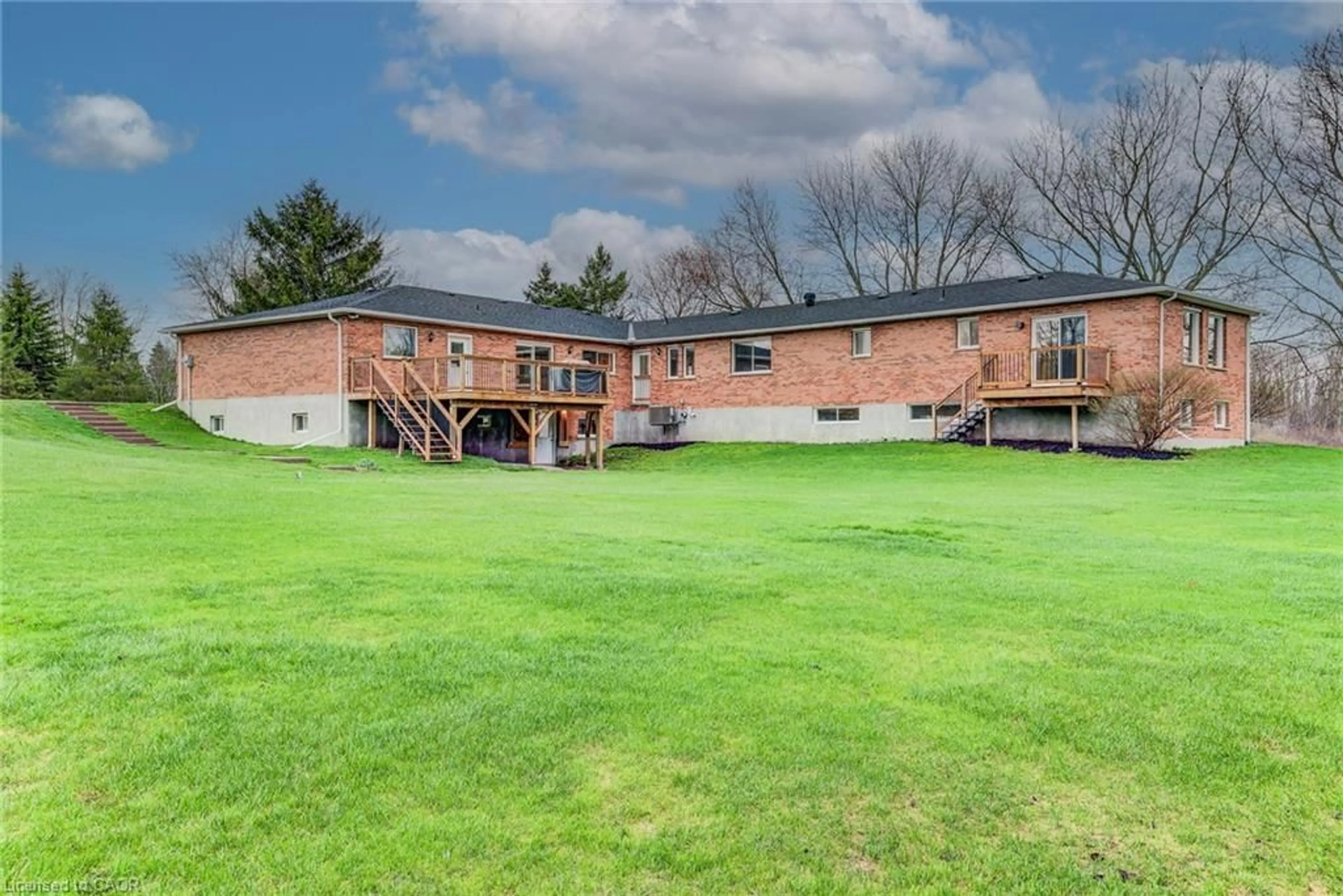 Patio, unknown for 5762 8th Line, Ariss Ontario N0B 1B0