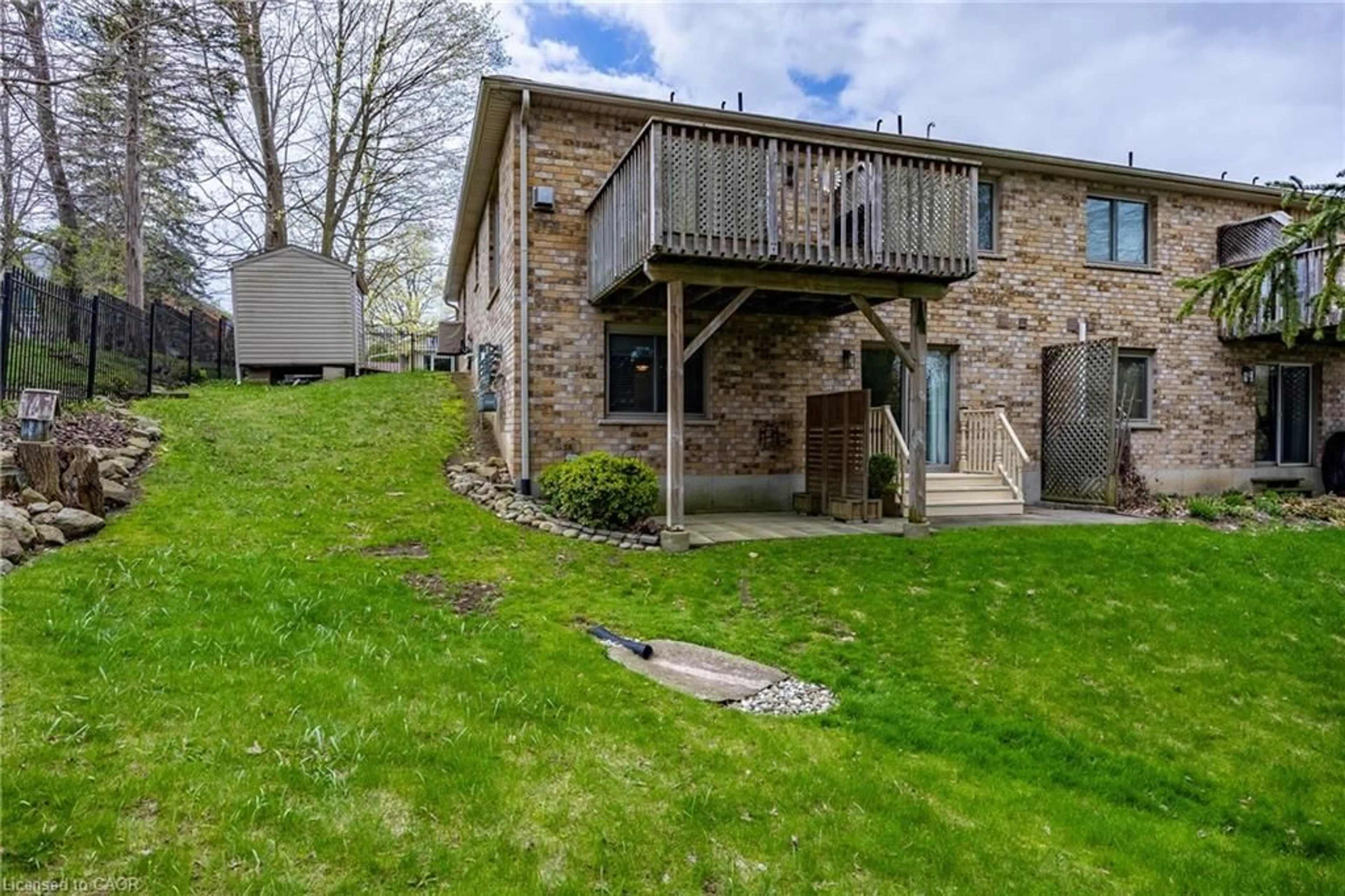 Patio, unknown for 93 Elmhurst Ave #8, Simcoe Ontario N3Y 3G1