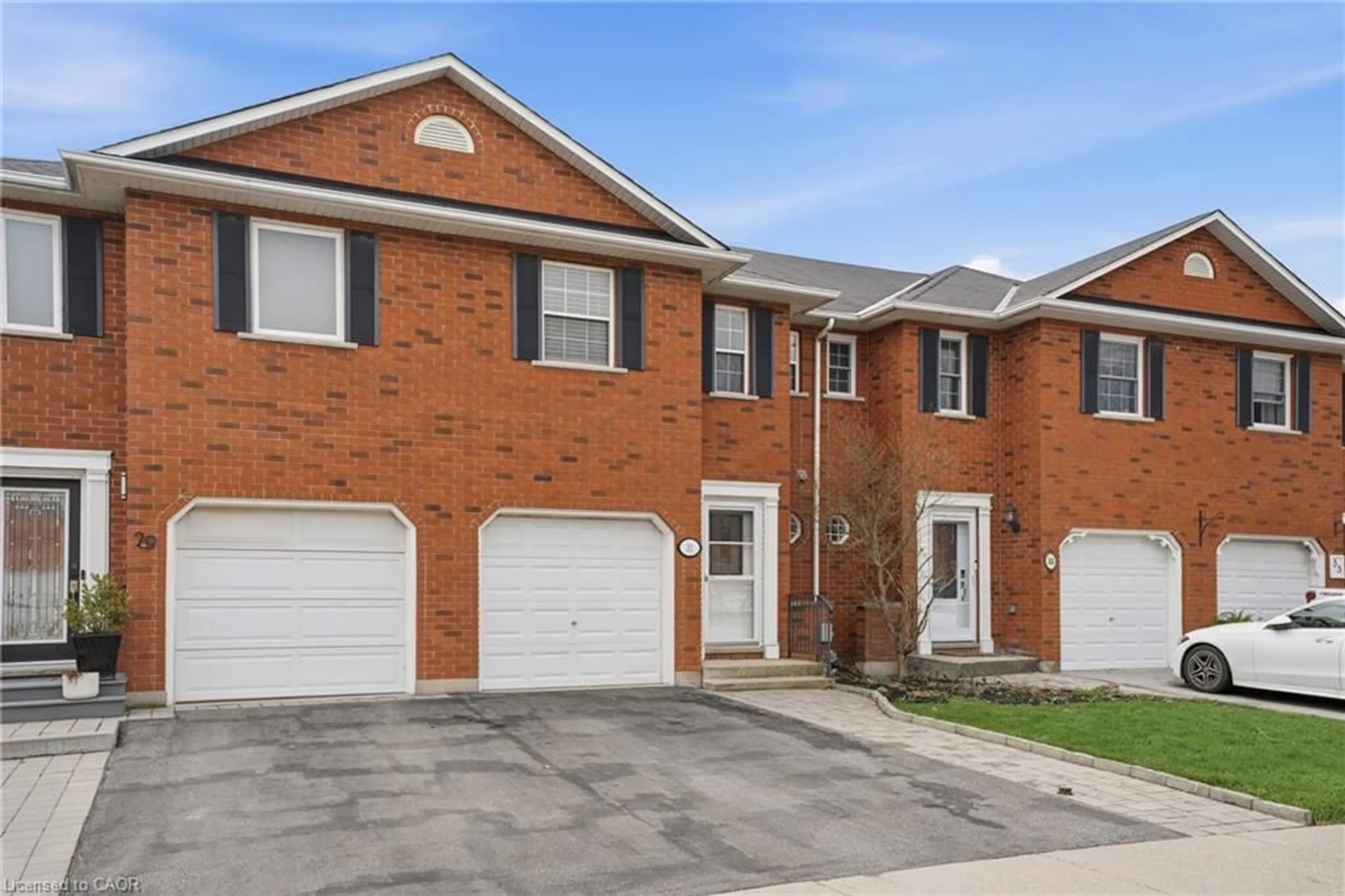 Home with brick exterior material, street for 31 Swayze Crt, Smithville Ontario L0R 2A0