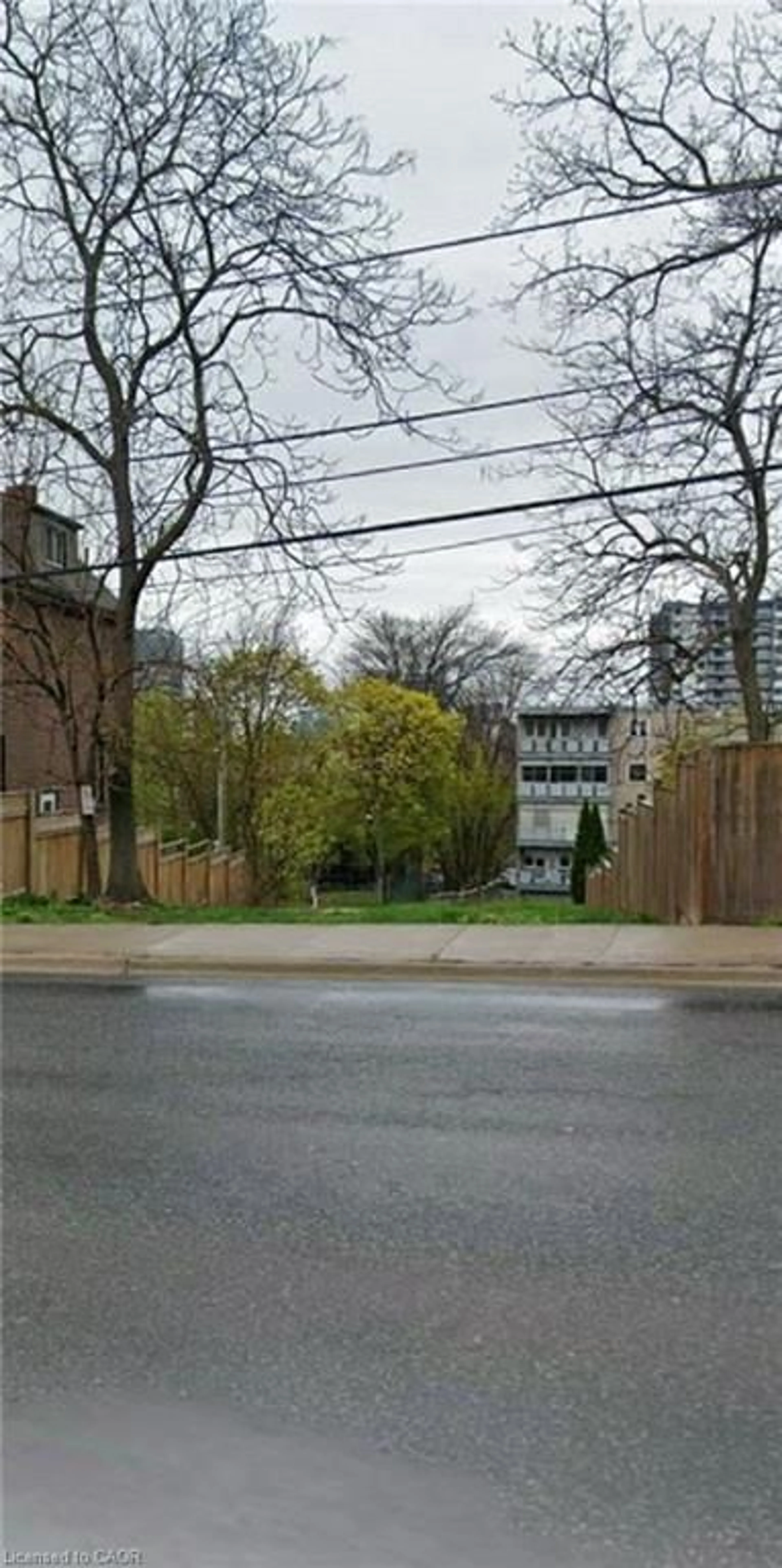 Blurry image for 84 St. Joseph's Dr, Hamilton Ontario L8N 2E7