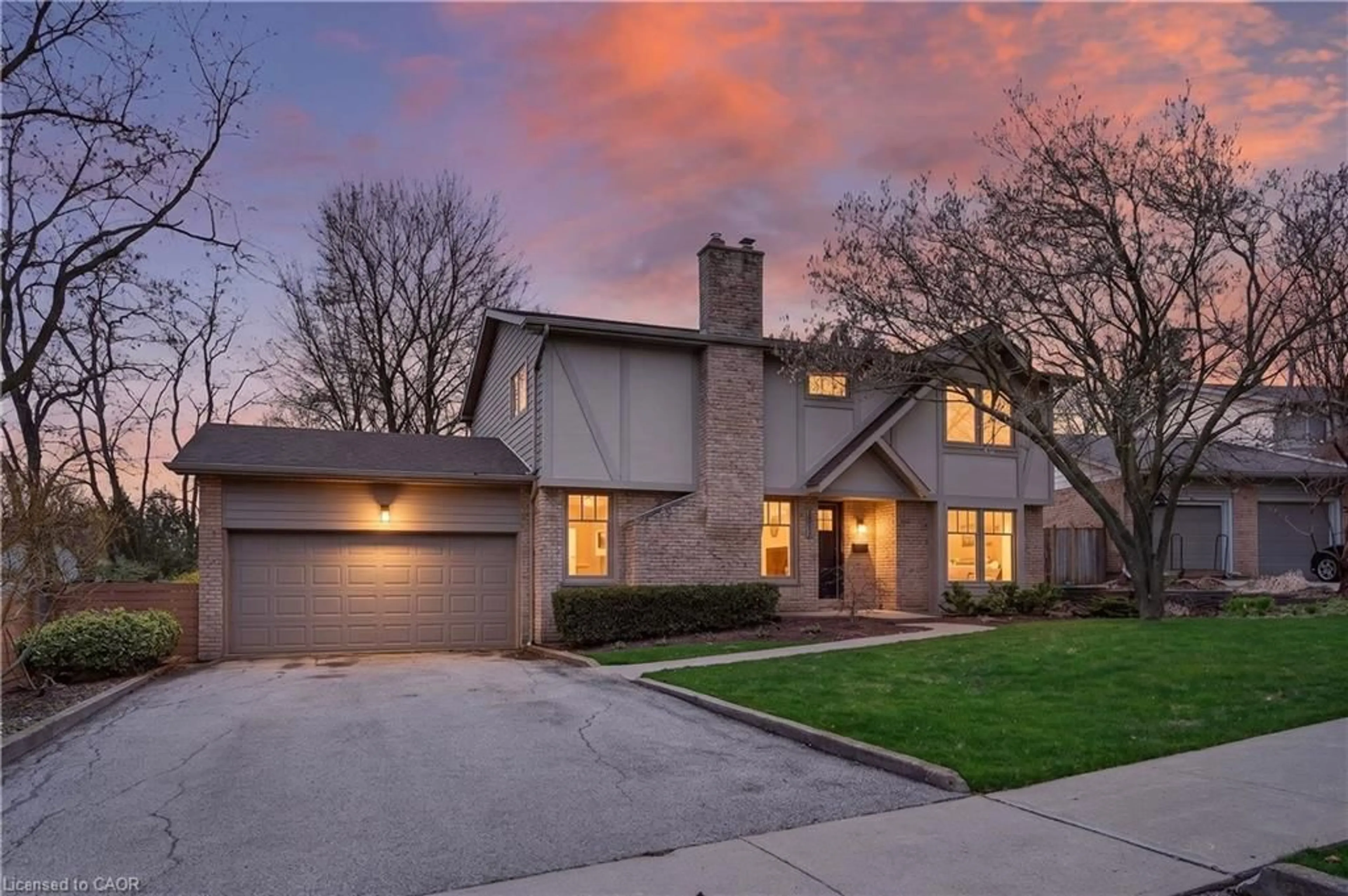 Home with brick exterior material, street for 1878 Heather Hills Dr, Burlington Ontario L7P 3A3