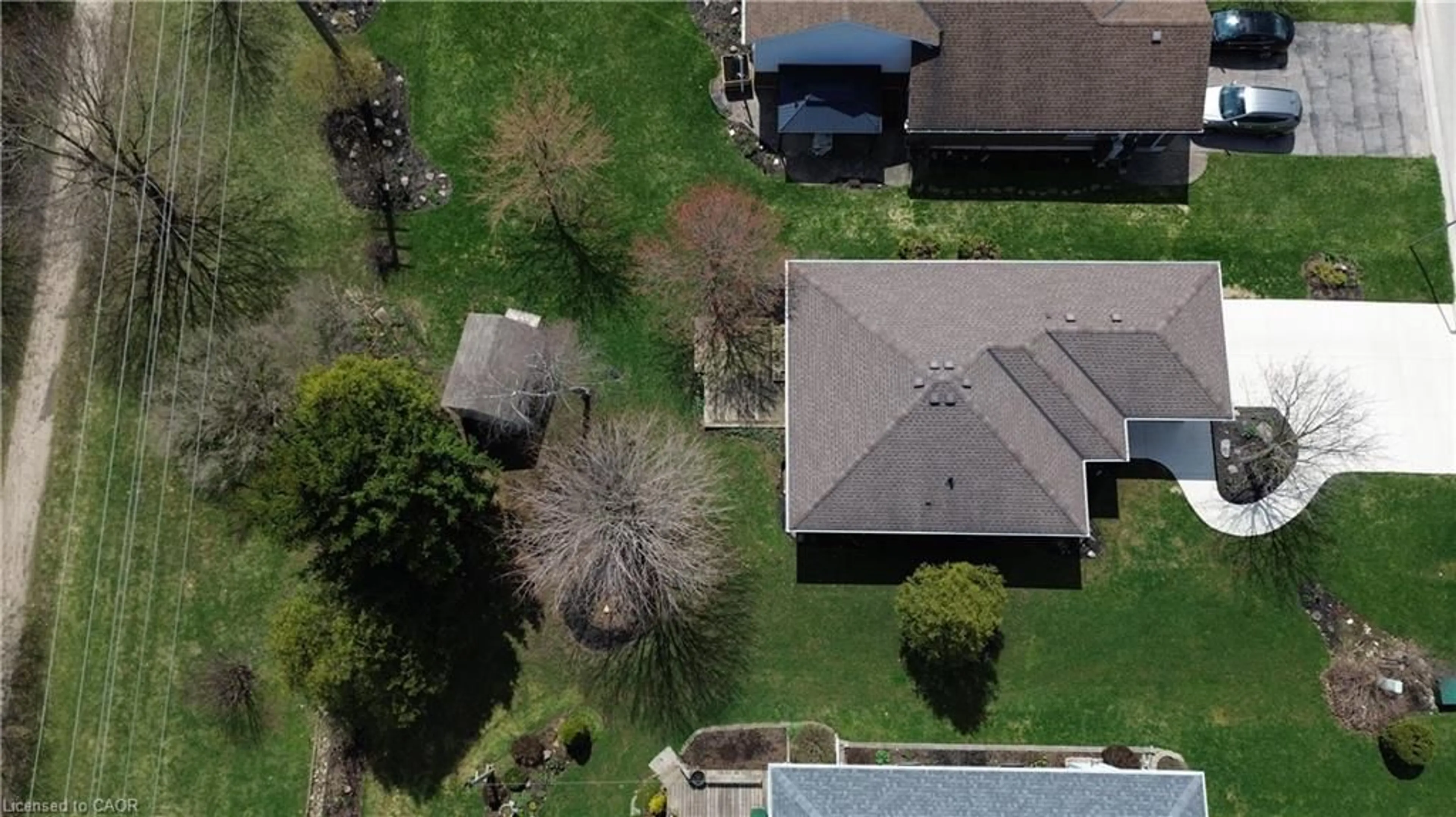 A pic from outside/outdoor area/front of a property/back of a property/a pic from drone, street for 380 Havelock Ave, Listowel Ontario N4W 3T4