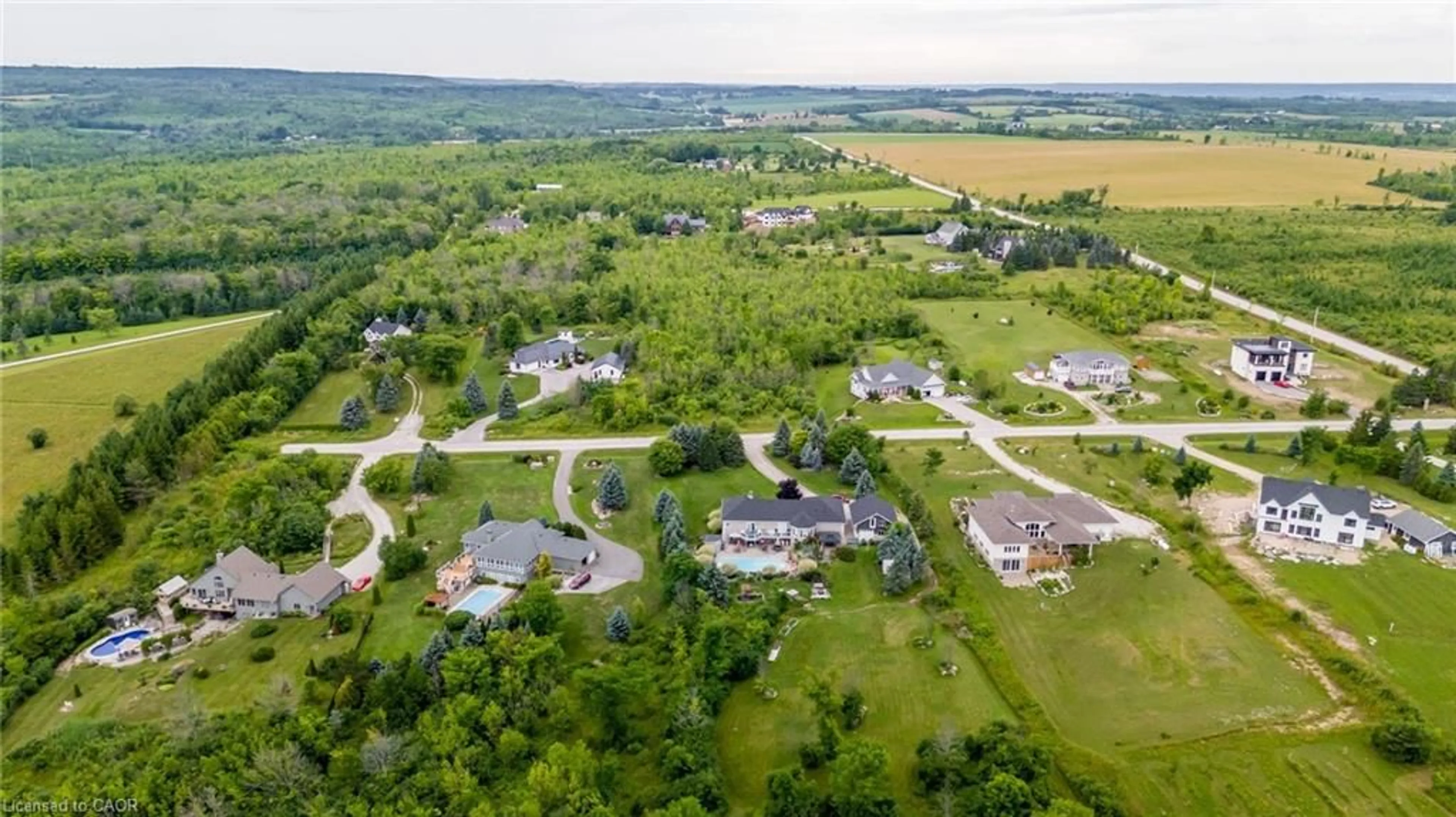 A pic from outside/outdoor area/front of a property/back of a property/a pic from drone, unknown for 106 Ridgecrest Lane, Meaford Municipality Ontario N4L 1W6