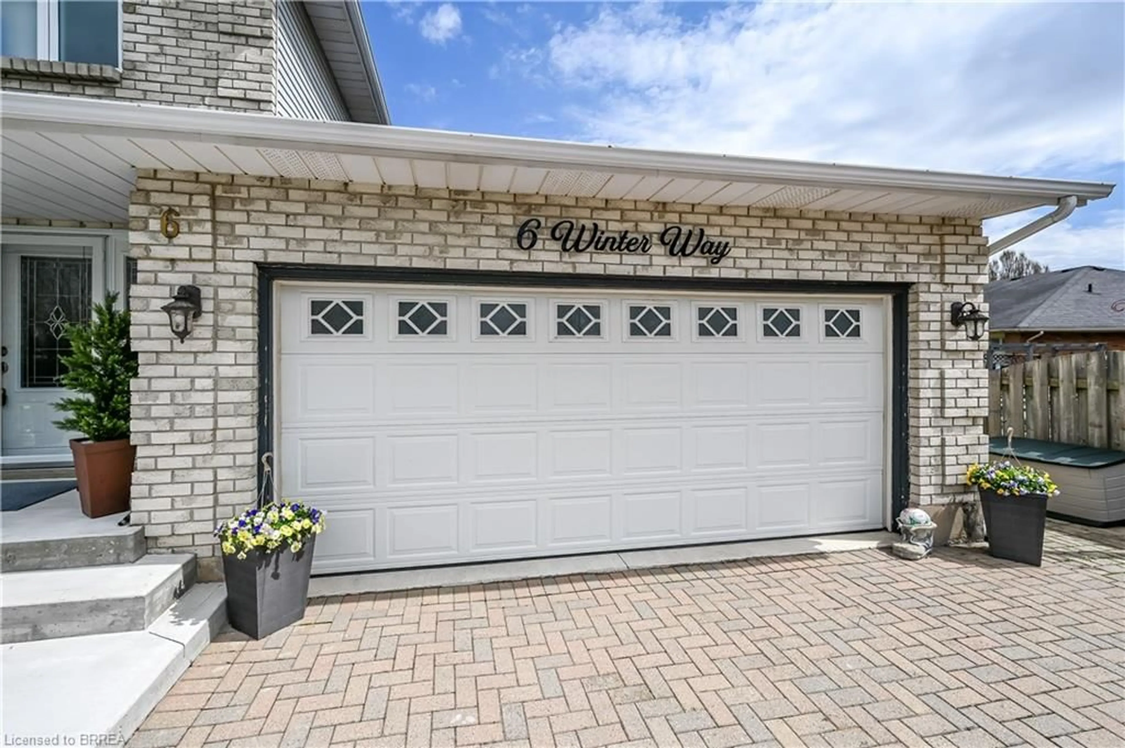 Indoor garage for 6 Winter Way, Brantford Ontario N3T 6E6