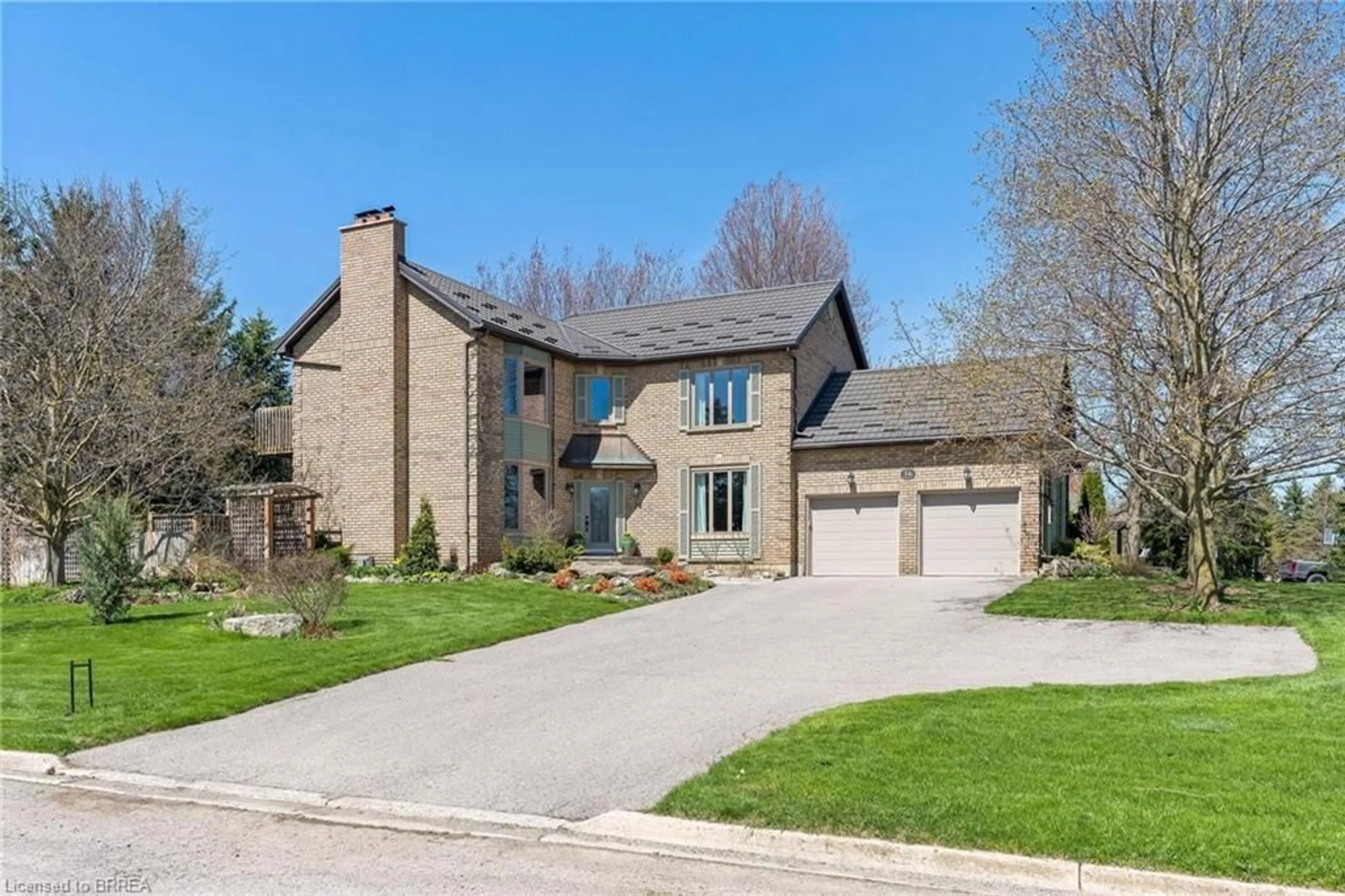 Home with brick exterior material, street for 16 Oak Ridge Dr, Glen Williams Ontario L7G 5G6