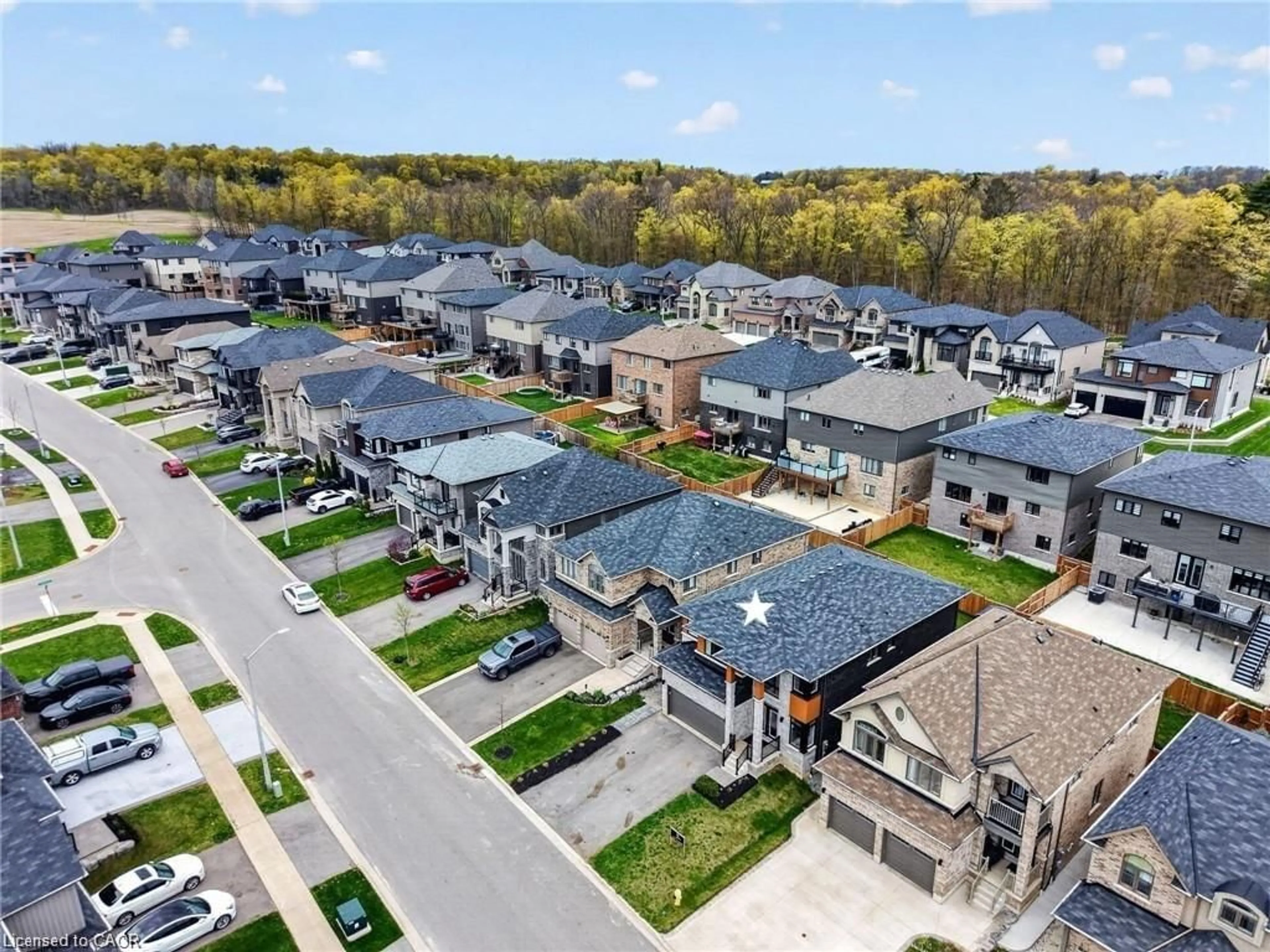 A pic from outside/outdoor area/front of a property/back of a property/a pic from drone, street for 4048 Stadelbauer Dr, Beamsville Ontario L0R 1B4