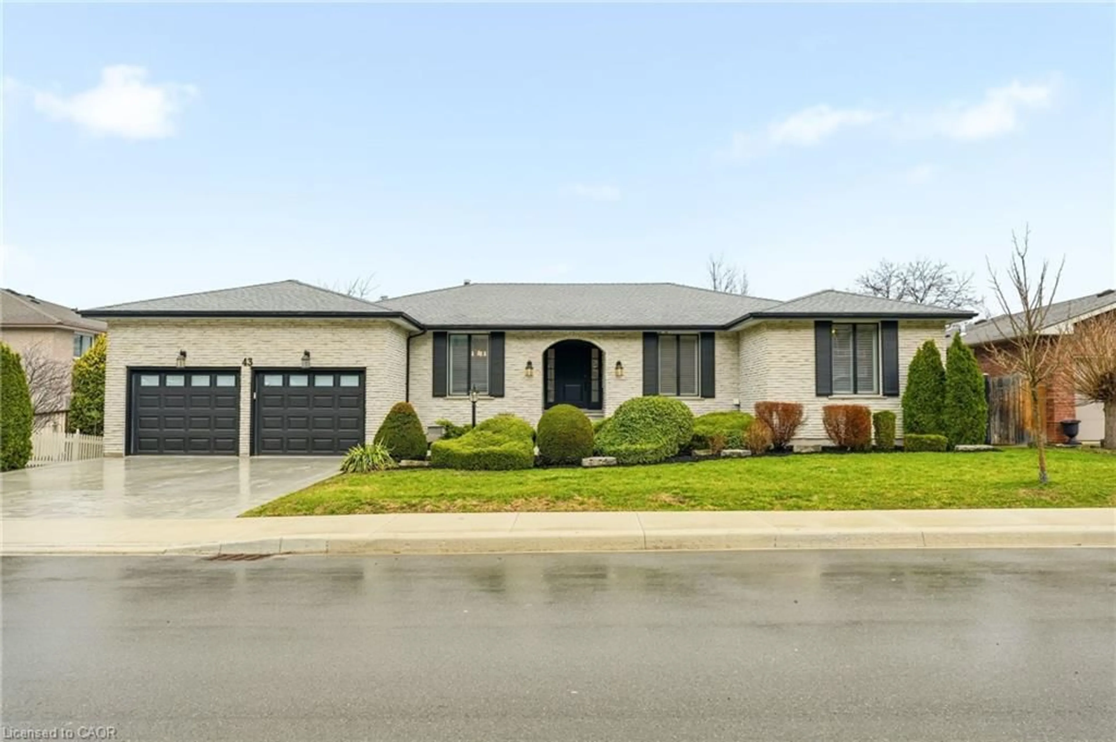 Home with vinyl exterior material, street for 43 Maple Dr, Stoney Creek Ontario L8G 3C4