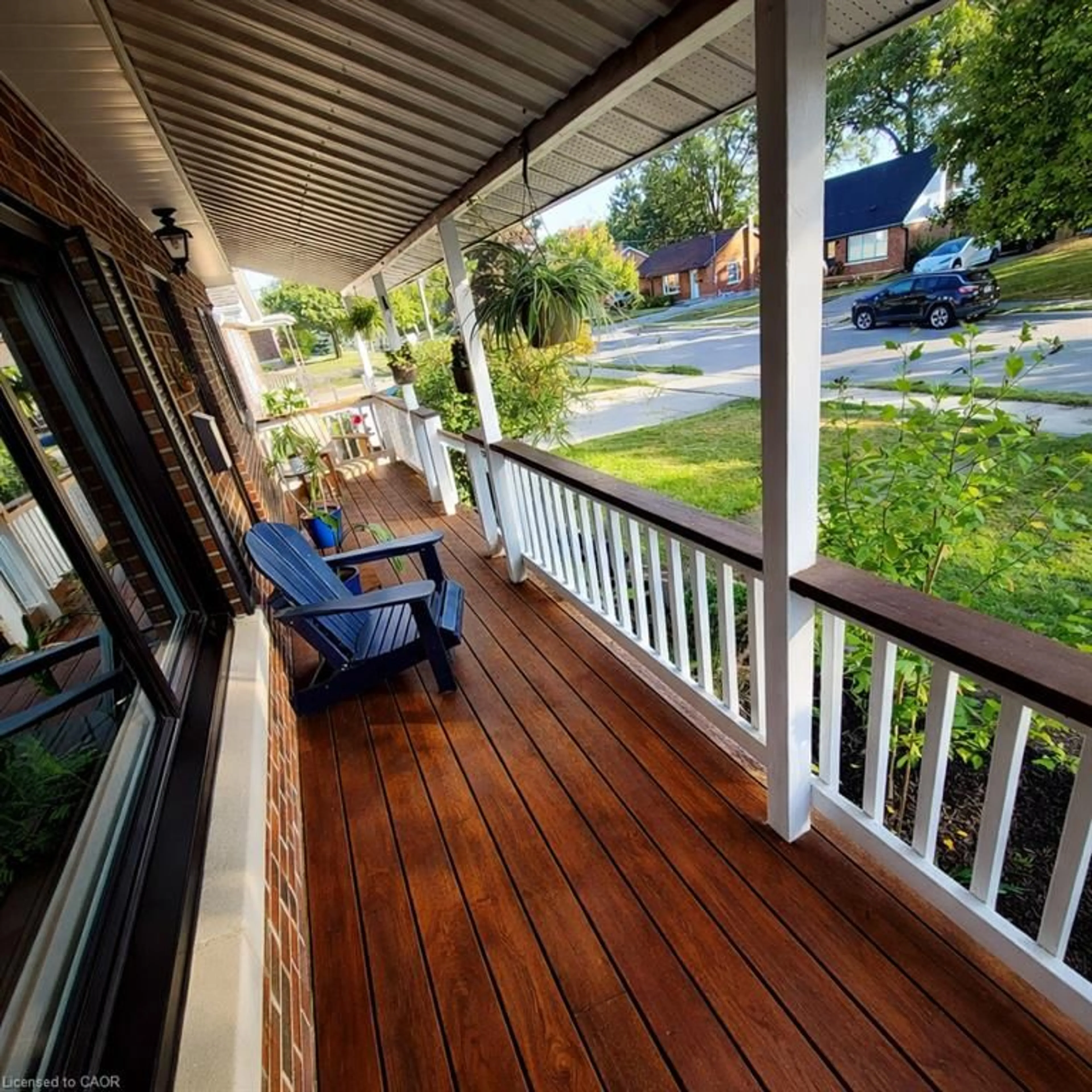 Patio, street for 34 Christopher Dr, Cambridge Ontario N1R 4R4