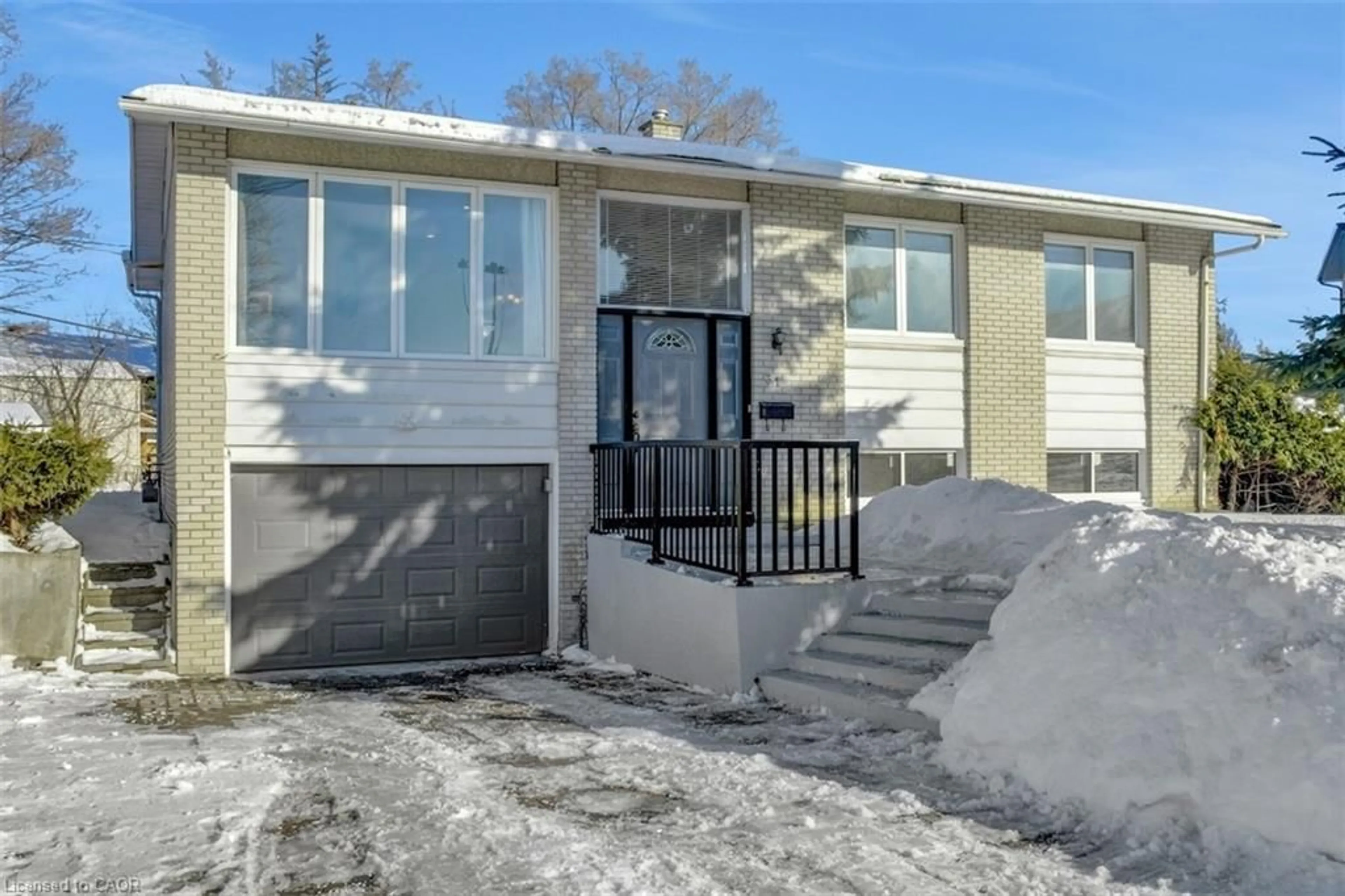 Unknown for 31 Bellfield St, Ottawa Ontario K2B 6K7