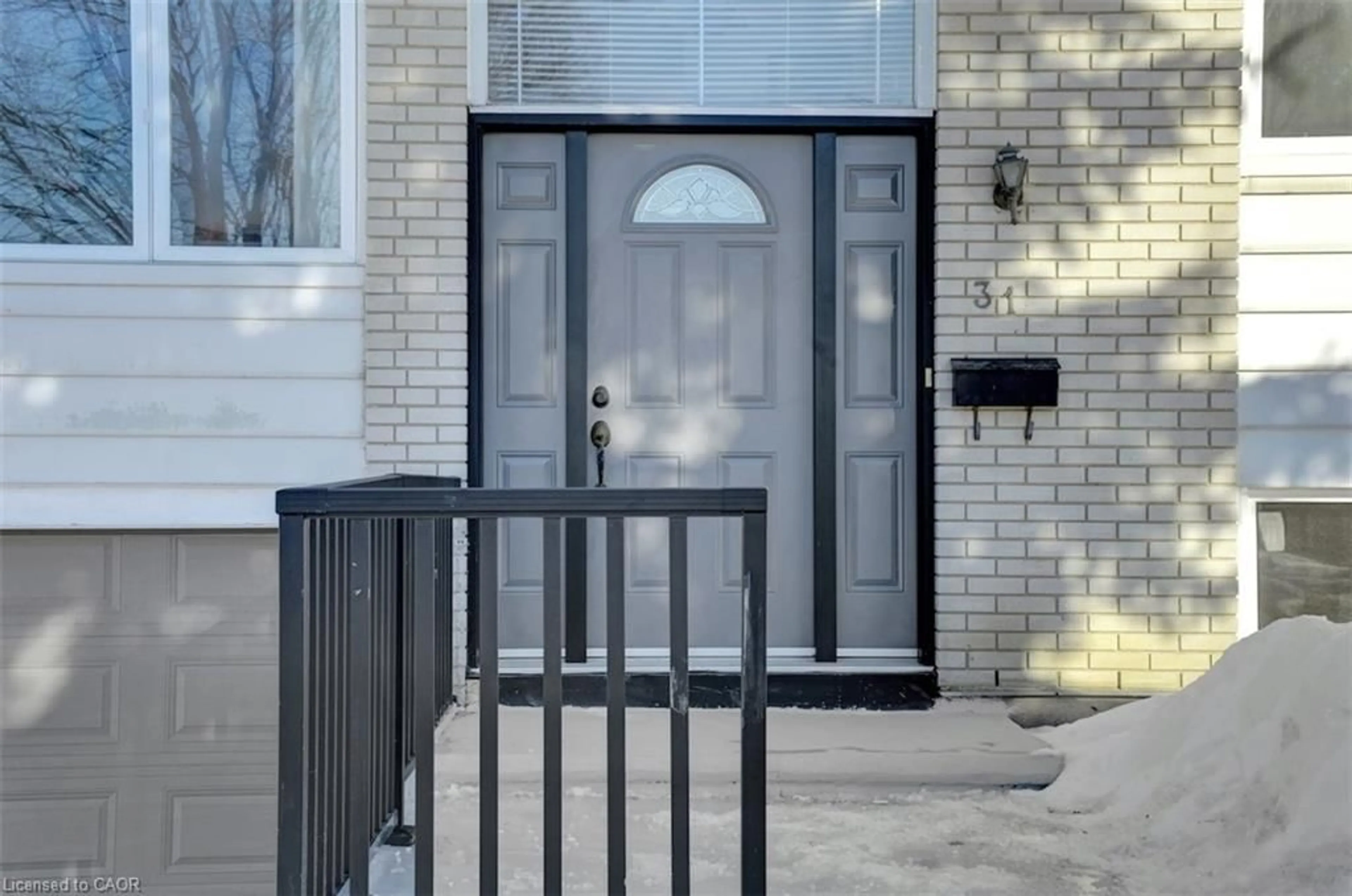 Indoor entryway for 31 Bellfield St, Ottawa Ontario K2B 6K7