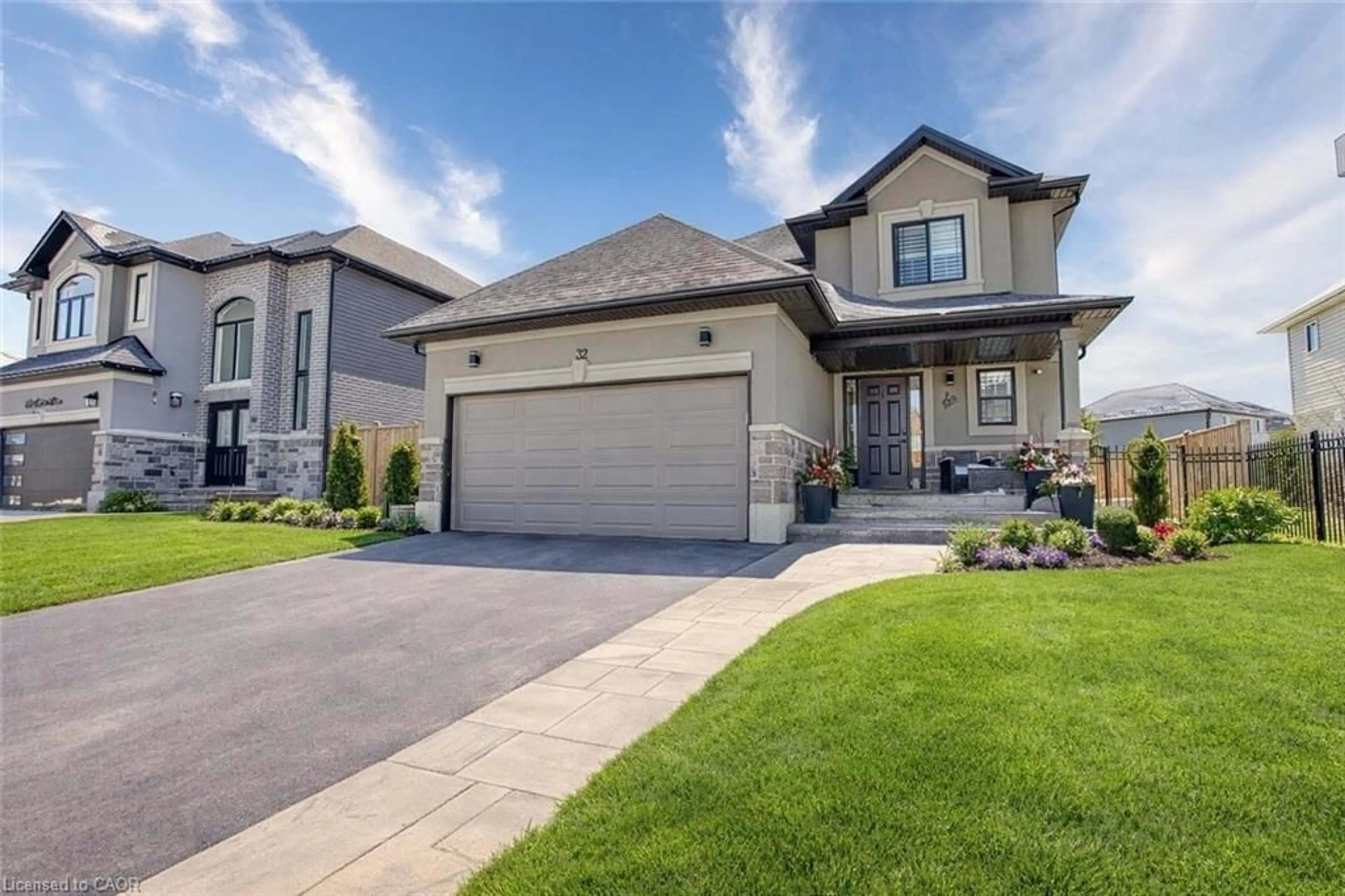 Home with brick exterior material, street for 32 Hudson Dr, Cayuga Ontario N0A 1E0