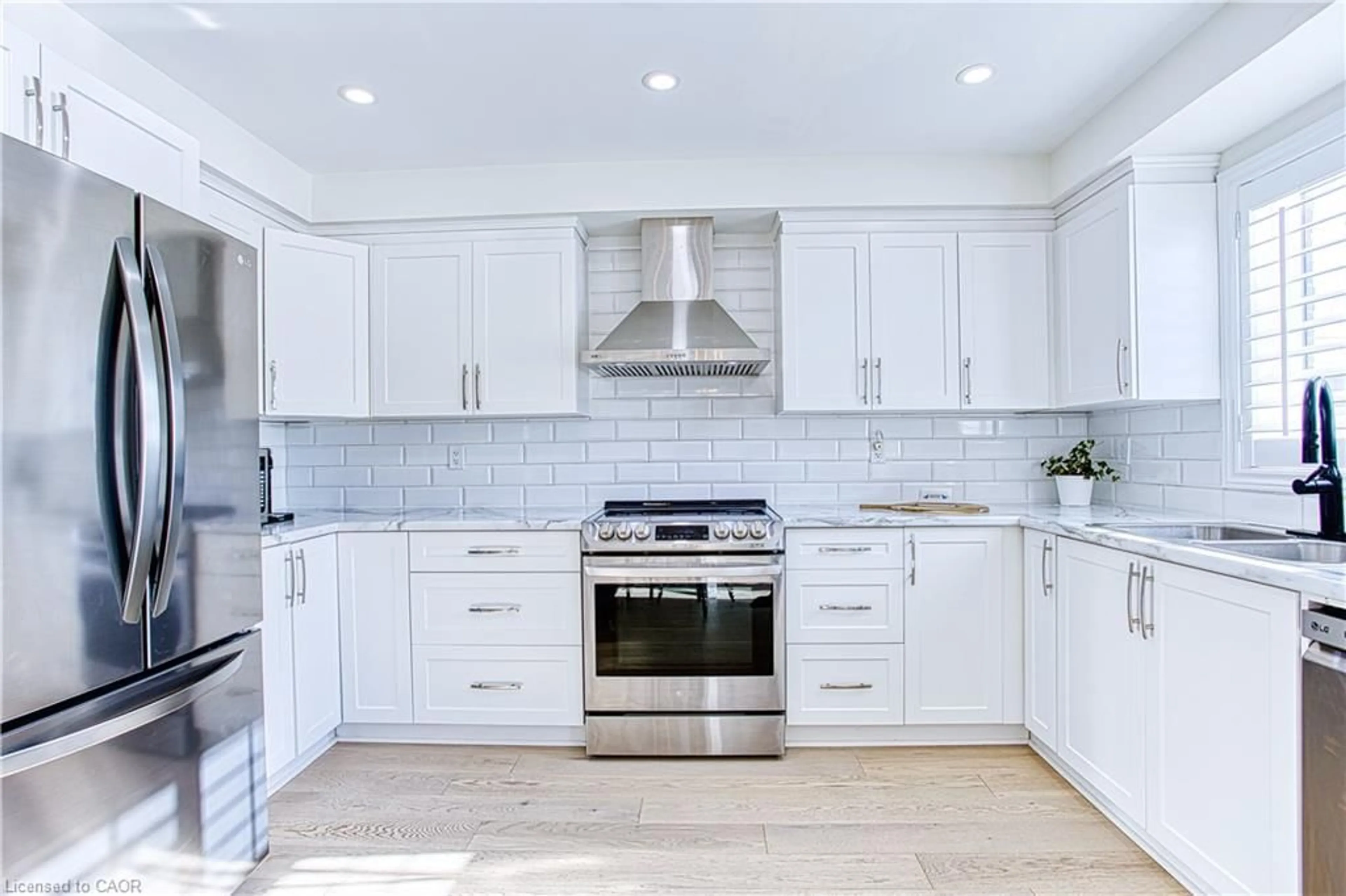 Contemporary kitchen, ceramic/tile floor for 32 Hudson Dr, Cayuga Ontario N0A 1E0