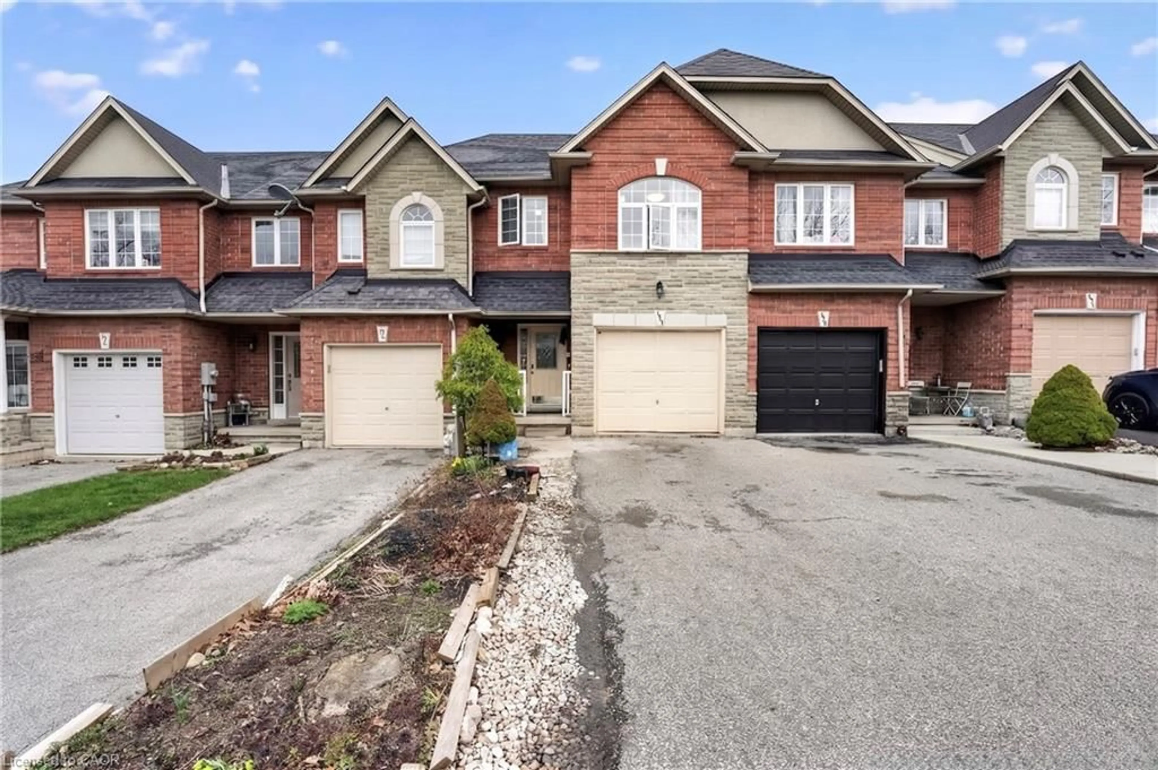 Home with brick exterior material, street for 380 Highland Rd, Stoney Creek Ontario L8J 3W3