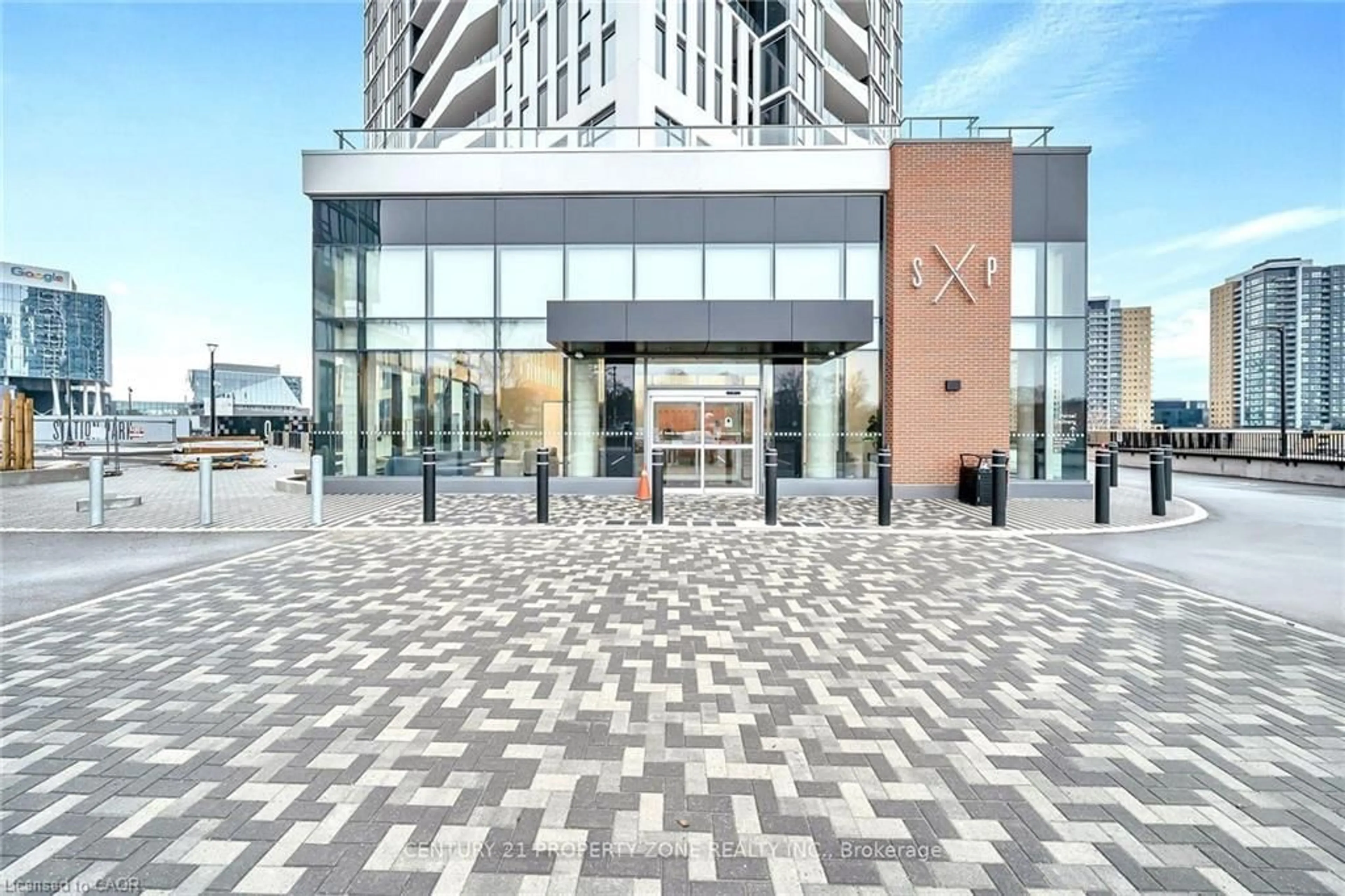 Indoor foyer for 25 Wellington St #1914, Kitchener Ontario N2G 0G5