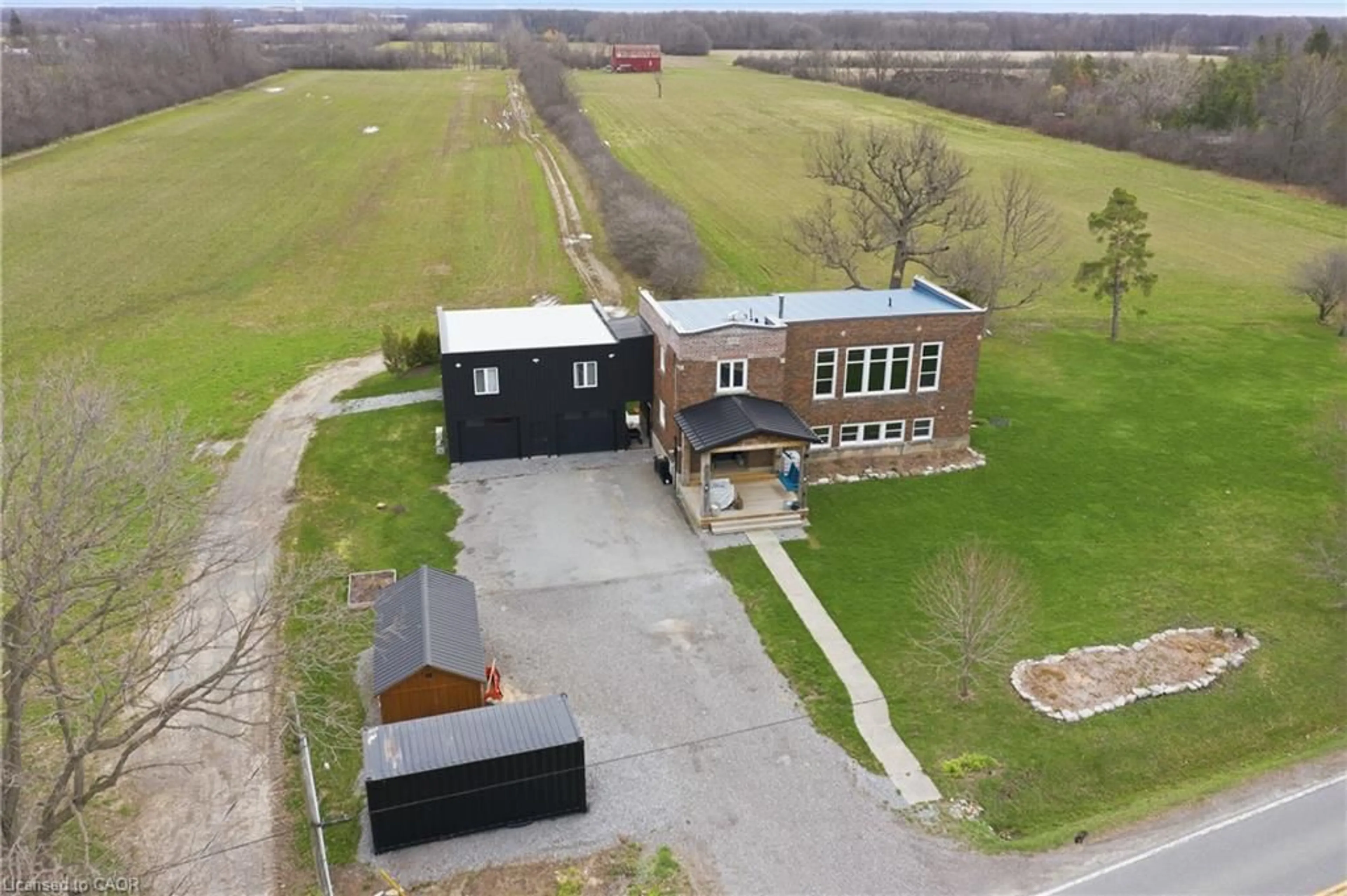 A pic from outside/outdoor area/front of a property/back of a property/a pic from drone, building for 1744 Ridgemount Rd, Ridgeway Ontario L0S 1N0
