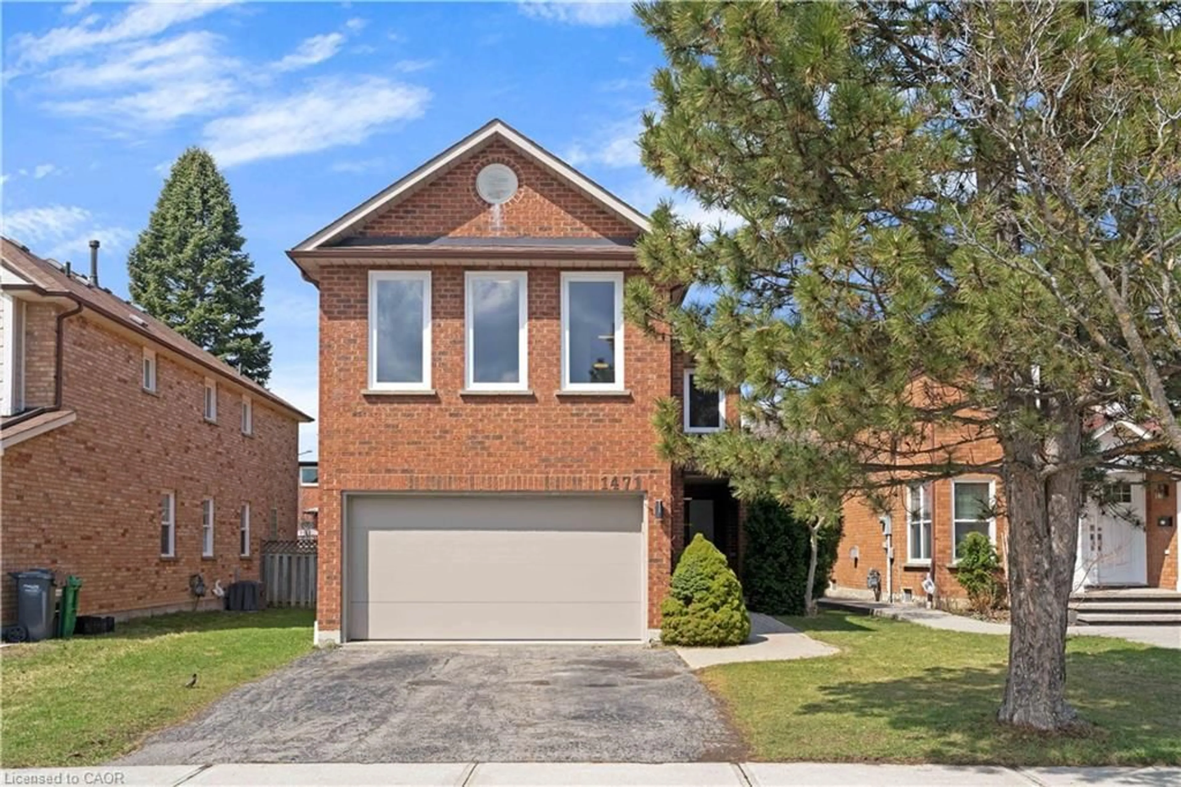 Home with brick exterior material, street for 1471 Pickwick Dr, Mississauga Ontario L5V 1V7
