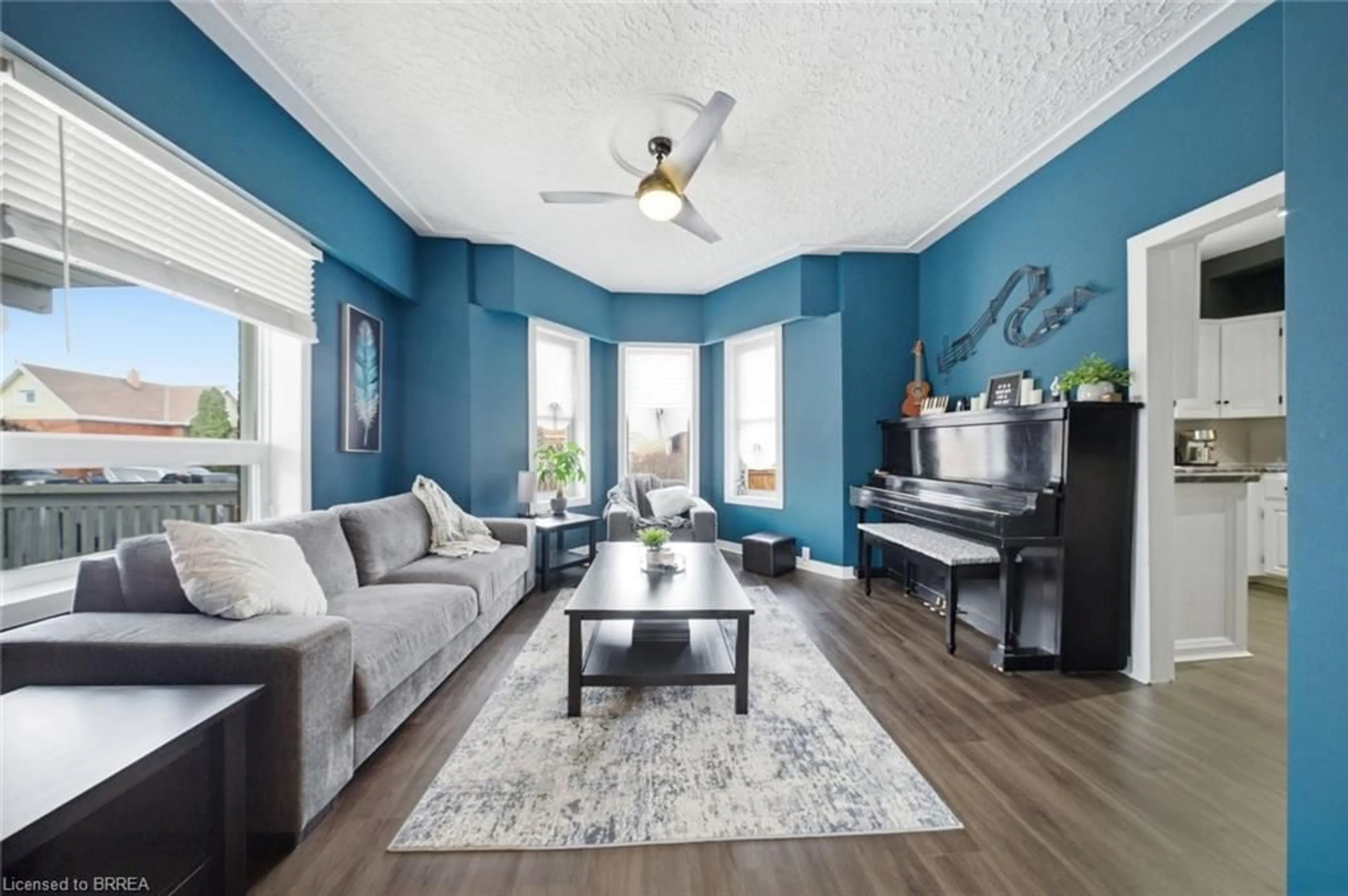 Living room with furniture, unknown for 8 Carlyle St, Brantford Ontario N3T 2C1