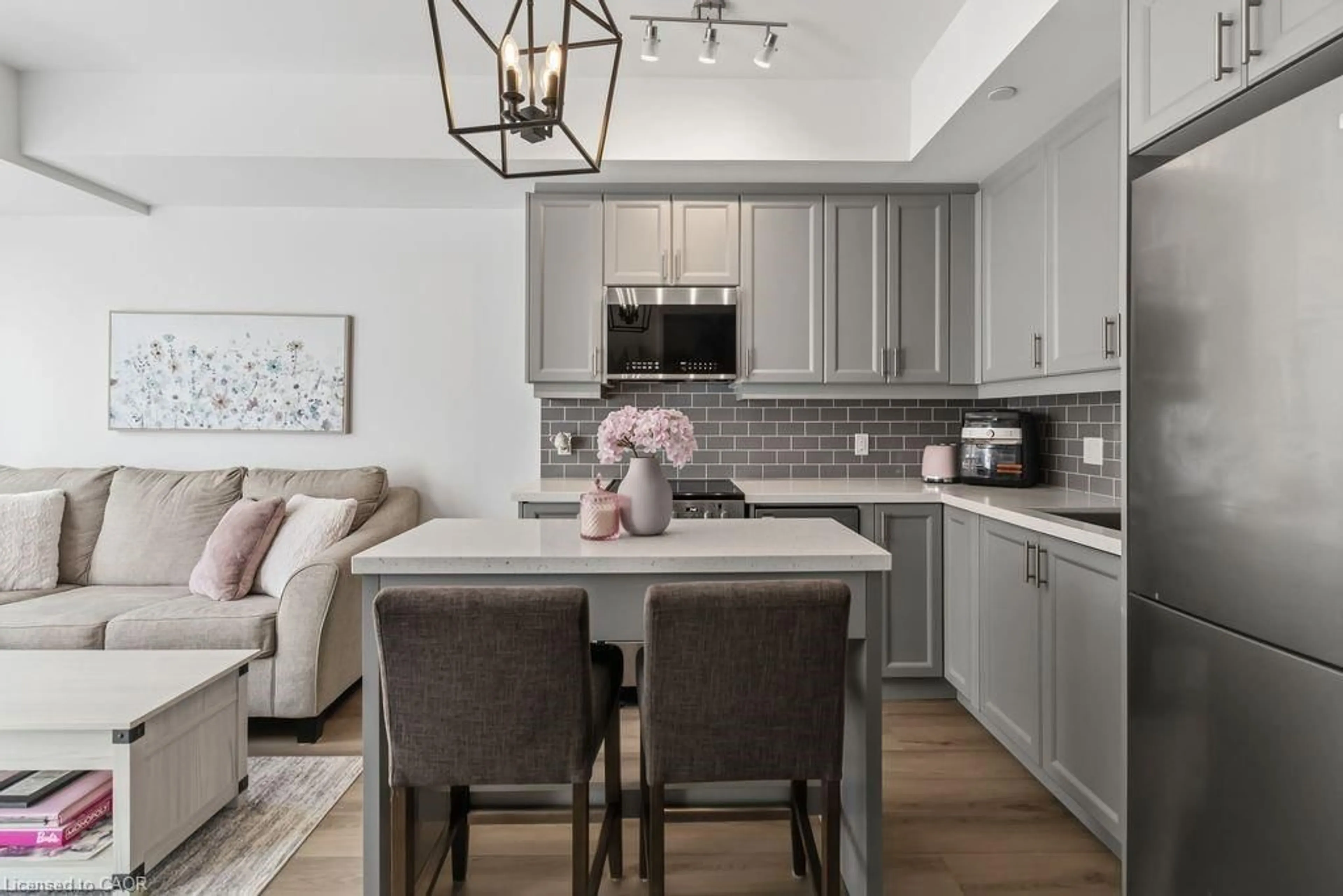 Open concept kitchen, ceramic/tile floor for 2333 Khalsa Gate #706, Oakville Ontario L6M 0X7