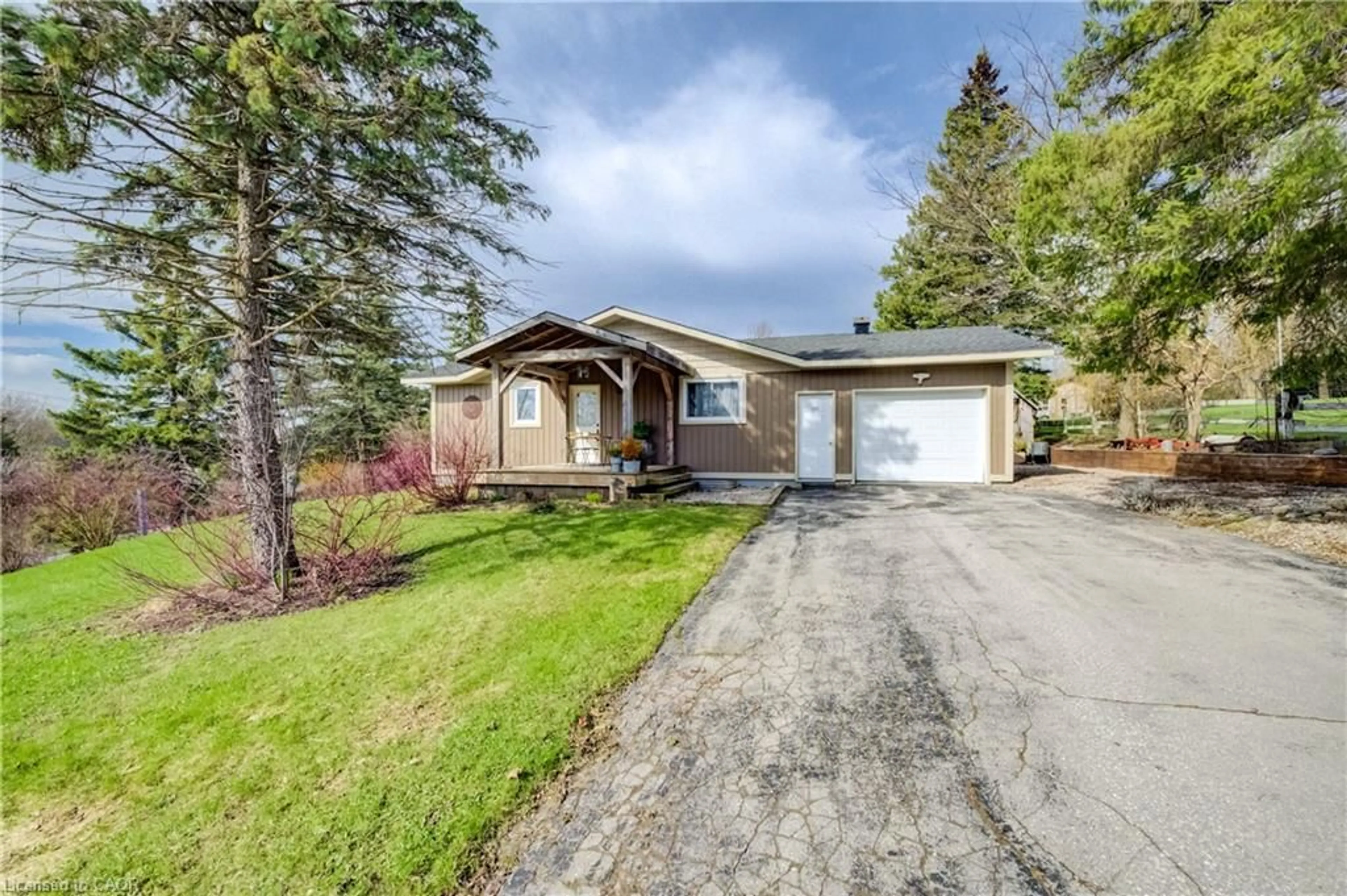 Unknown for 195 North Water St, Mount Forest Ontario N0G 2L3