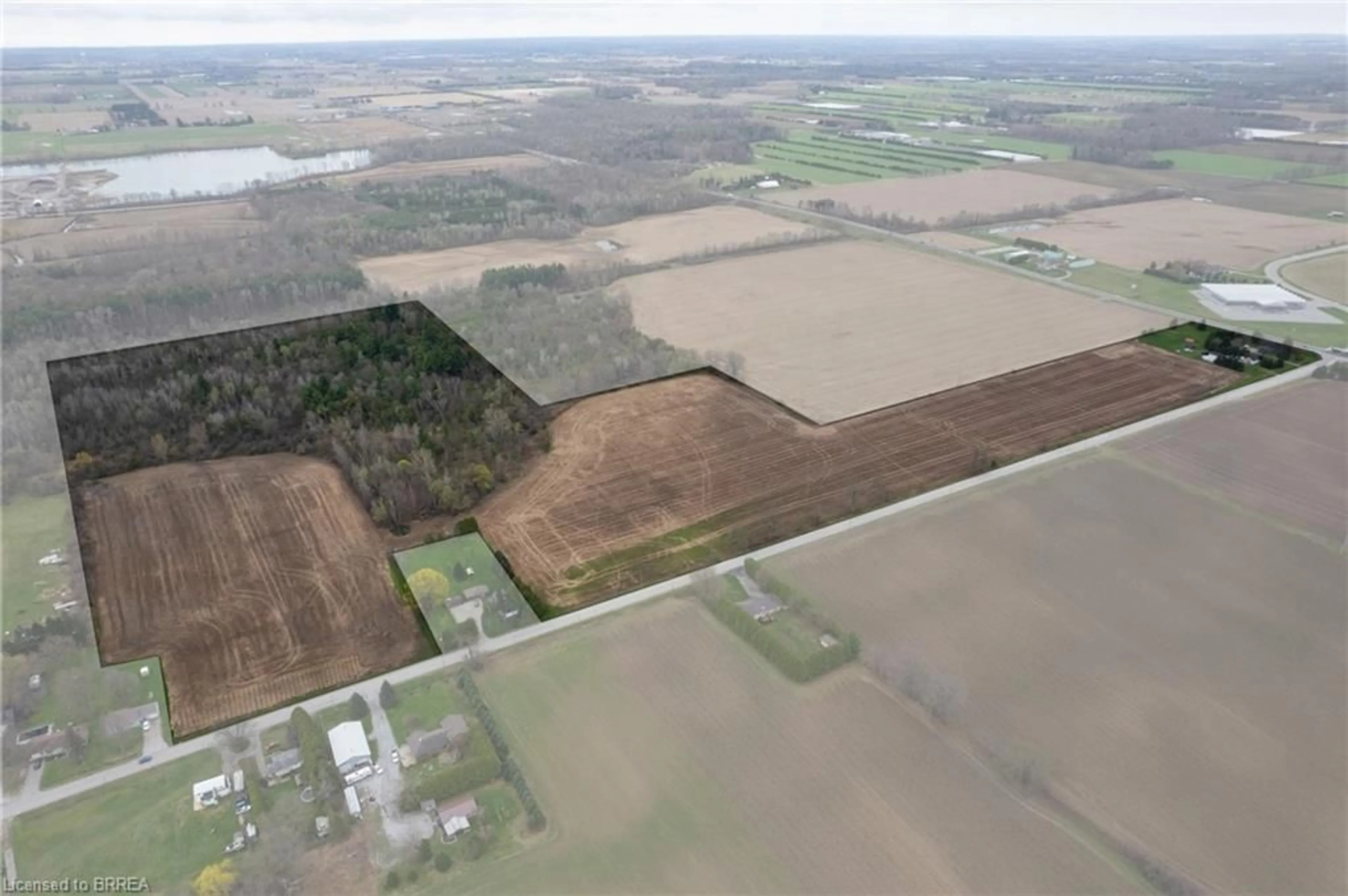 A pic from outside/outdoor area/front of a property/back of a property/a pic from drone, unknown for 8 Concession 8 Townsend, Waterford Ontario N0E 1Y0