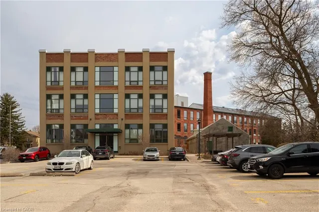26 Ontario St #221, Guelph 3