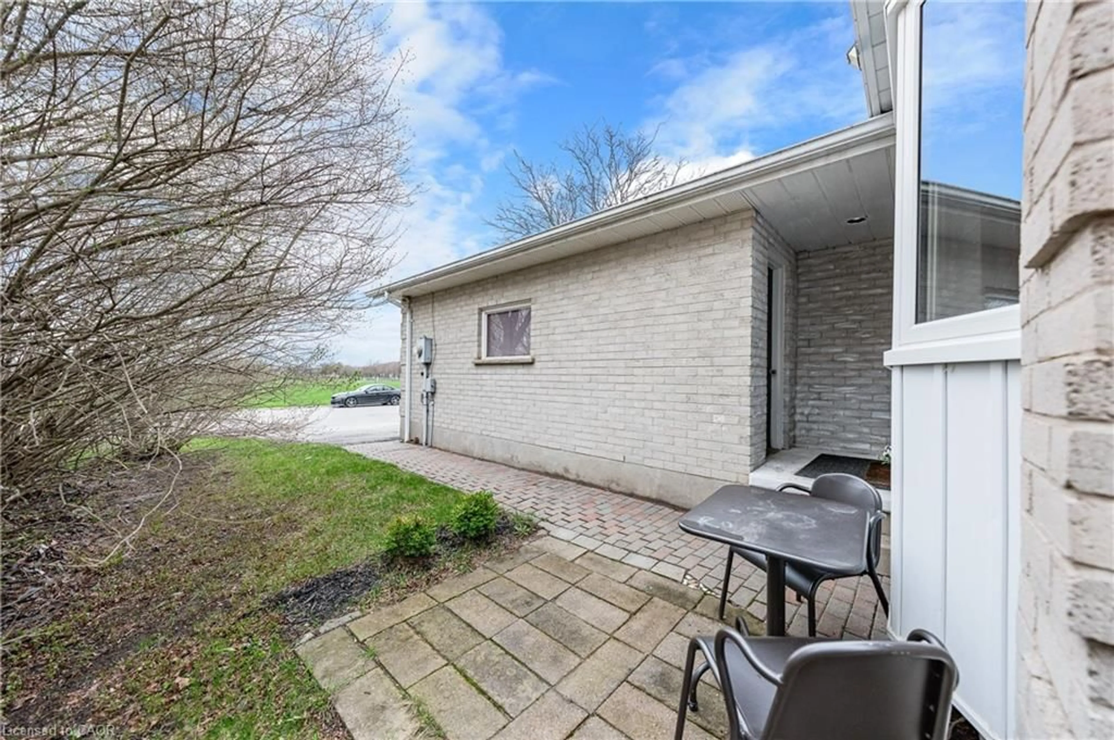 Patio, unknown for 25 Oak Ave, Paris Ontario N3L 3C6