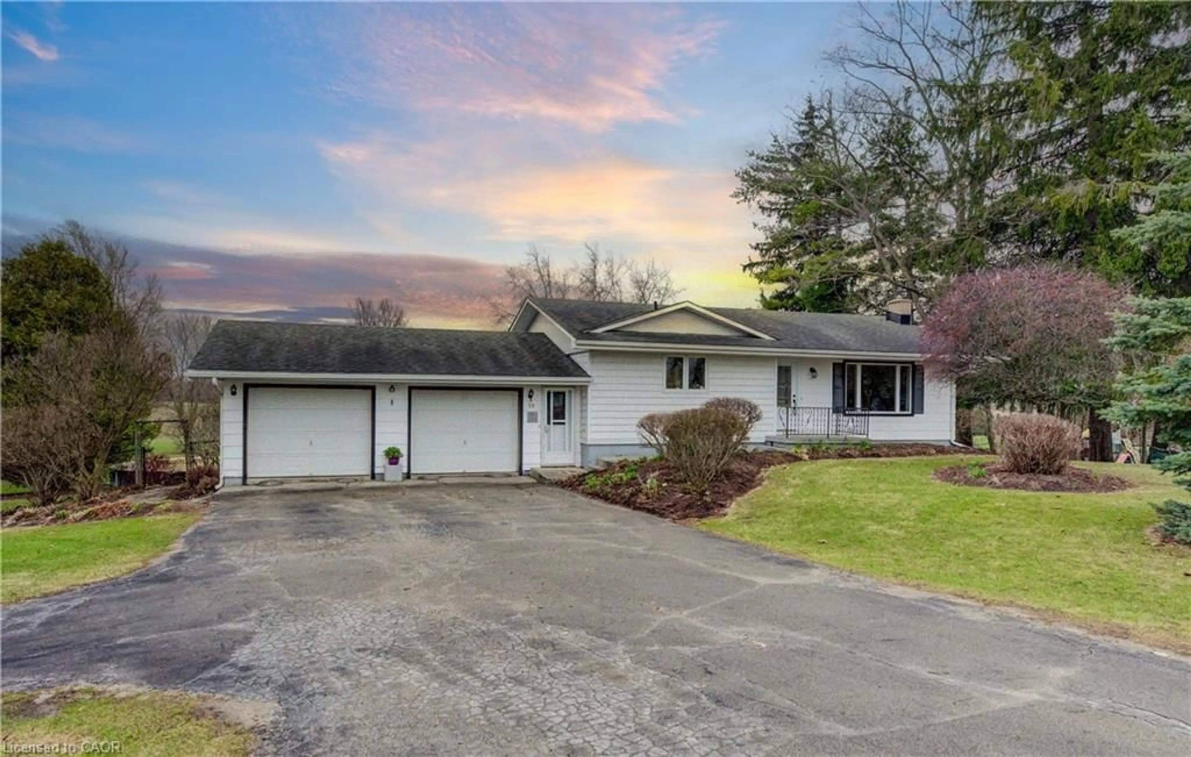 A pic from outside/outdoor area/front of a property/back of a property/a pic from drone, street for 59 Washington St, Washington Ontario N0J 1B0