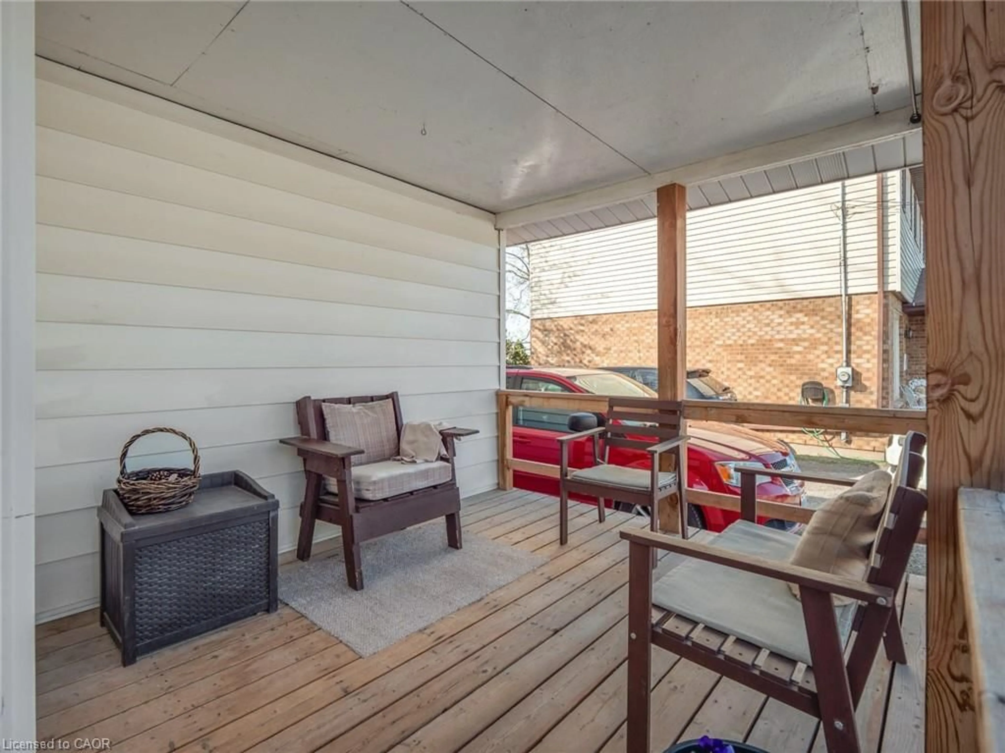 Patio, street for 4246 Academy St, Lincoln Ontario L0R 1B0