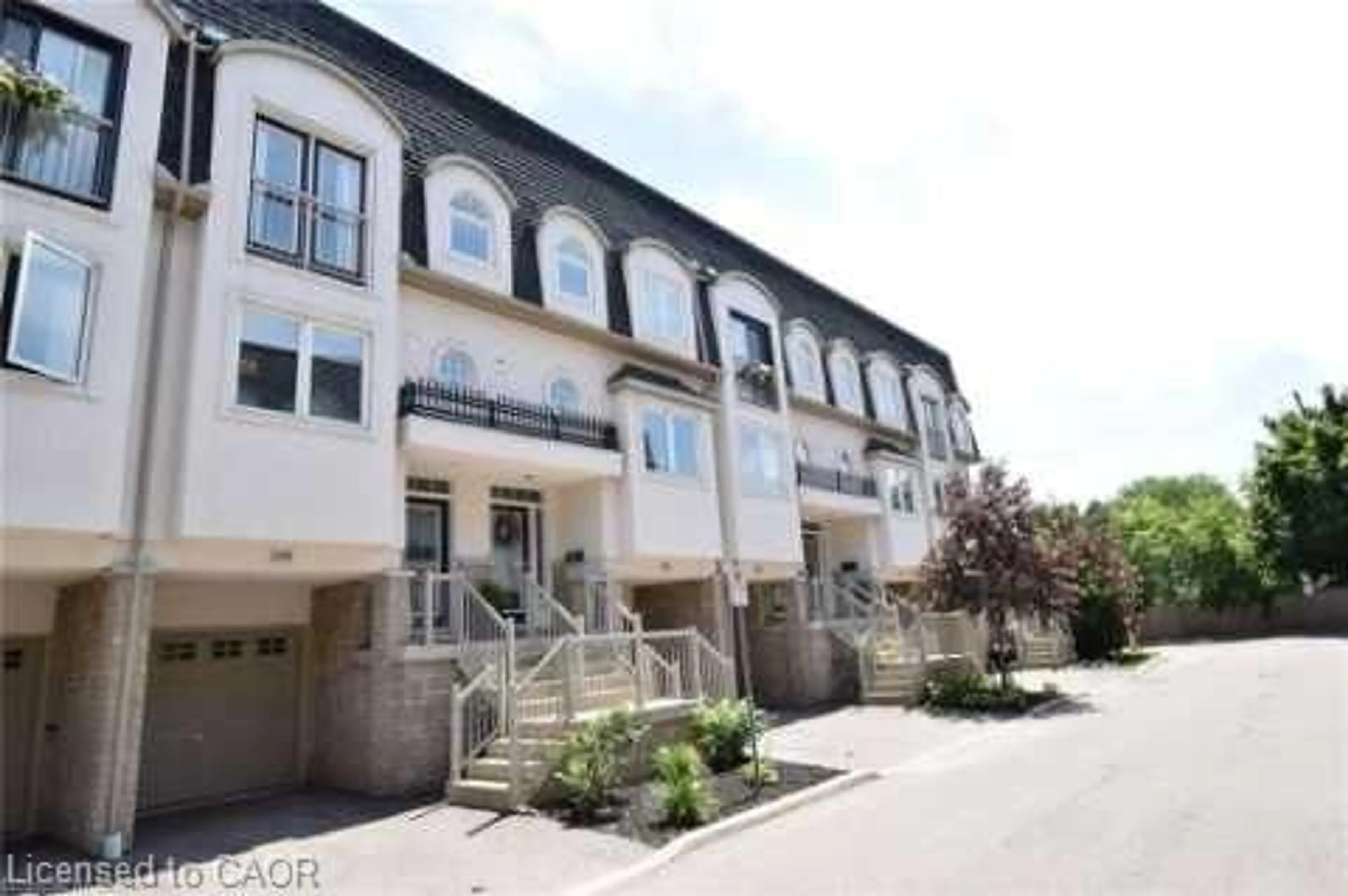 Unknown for 2458 Scholars Common, Burlington Ontario L7P 2W2