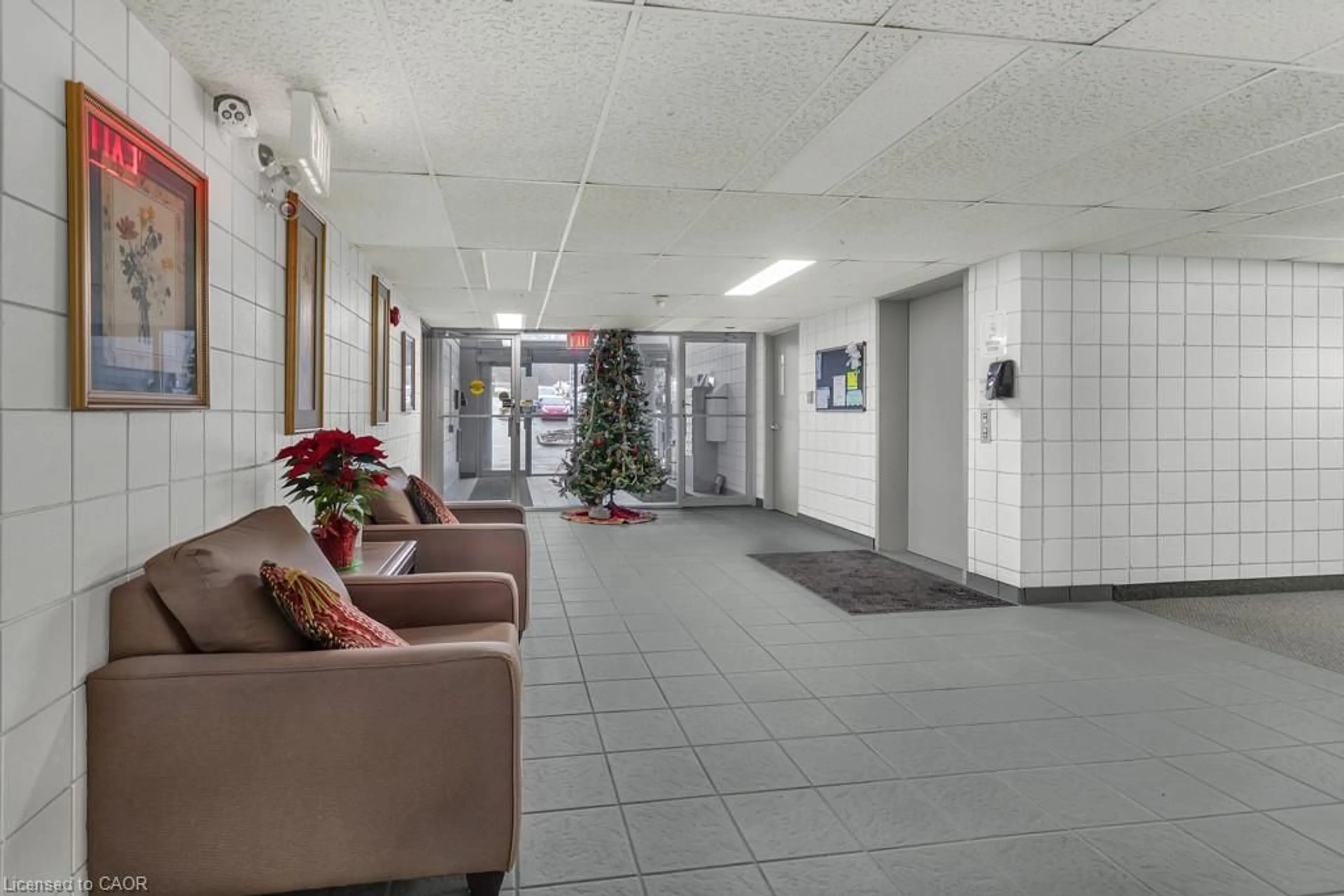 Lobby for 163 Ferguson Dr #302, Woodstock Ontario N4V 1B1