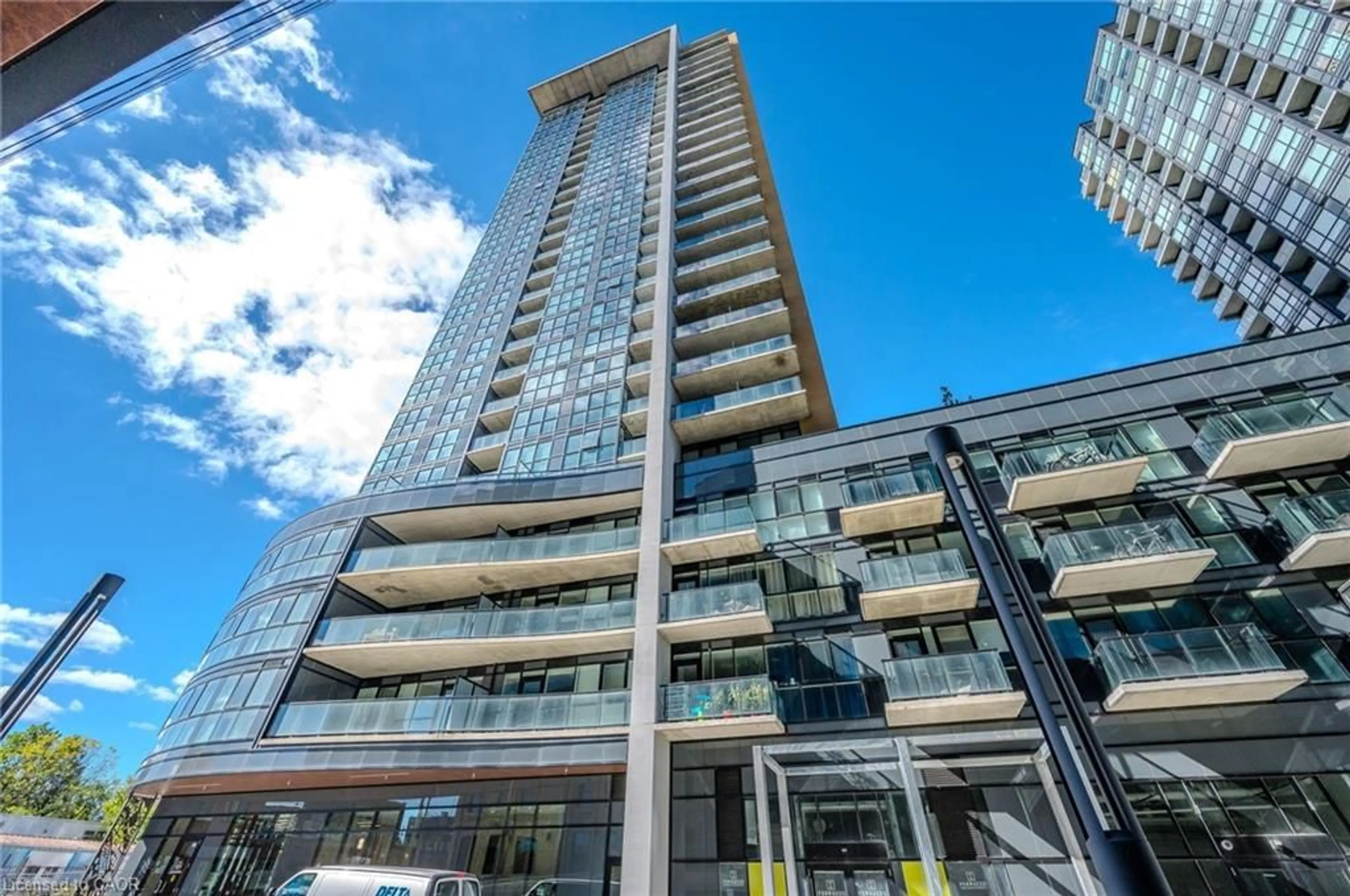 Indoor foyer for 108 Garment St #2512, Kitchener Ontario N2G 0E2